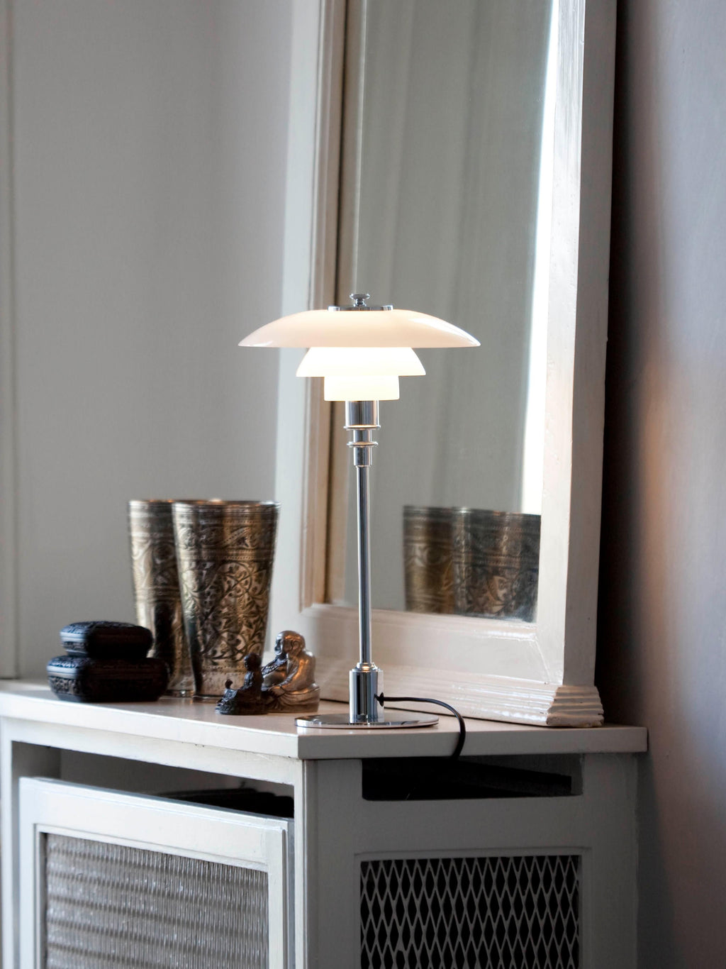 Petite lampe à poser soufflé bouche PH 2/1 - Argenté, blanc