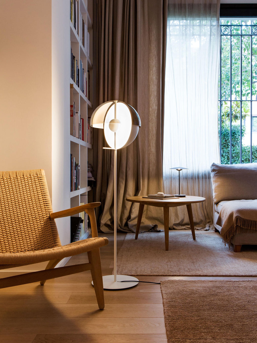 Petit lampadaire LED Herluf, intensité ajustable - Blanc, taupe