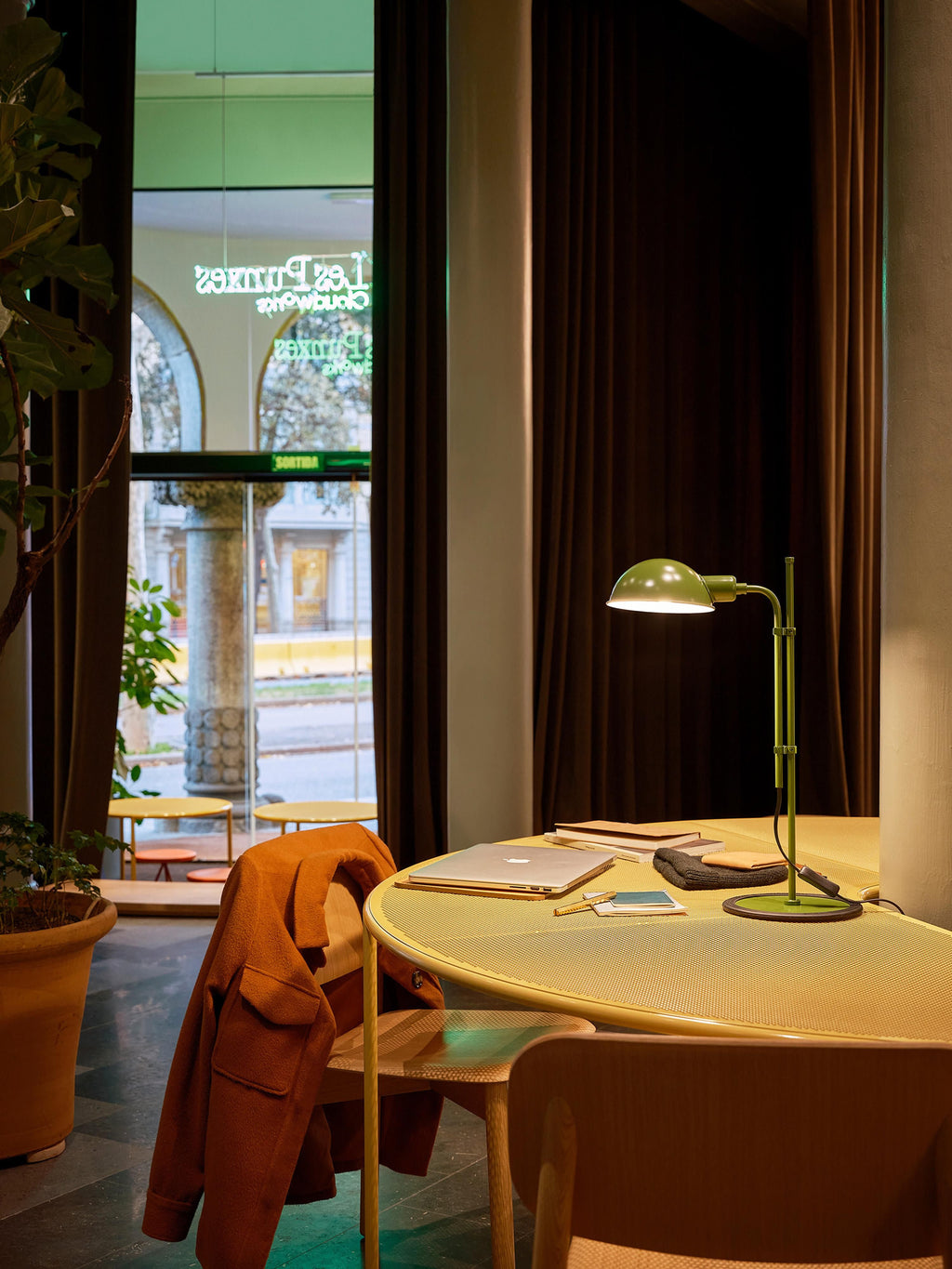 Grande lampe de bureau orientable Dav - Vert foncé, haute brillance