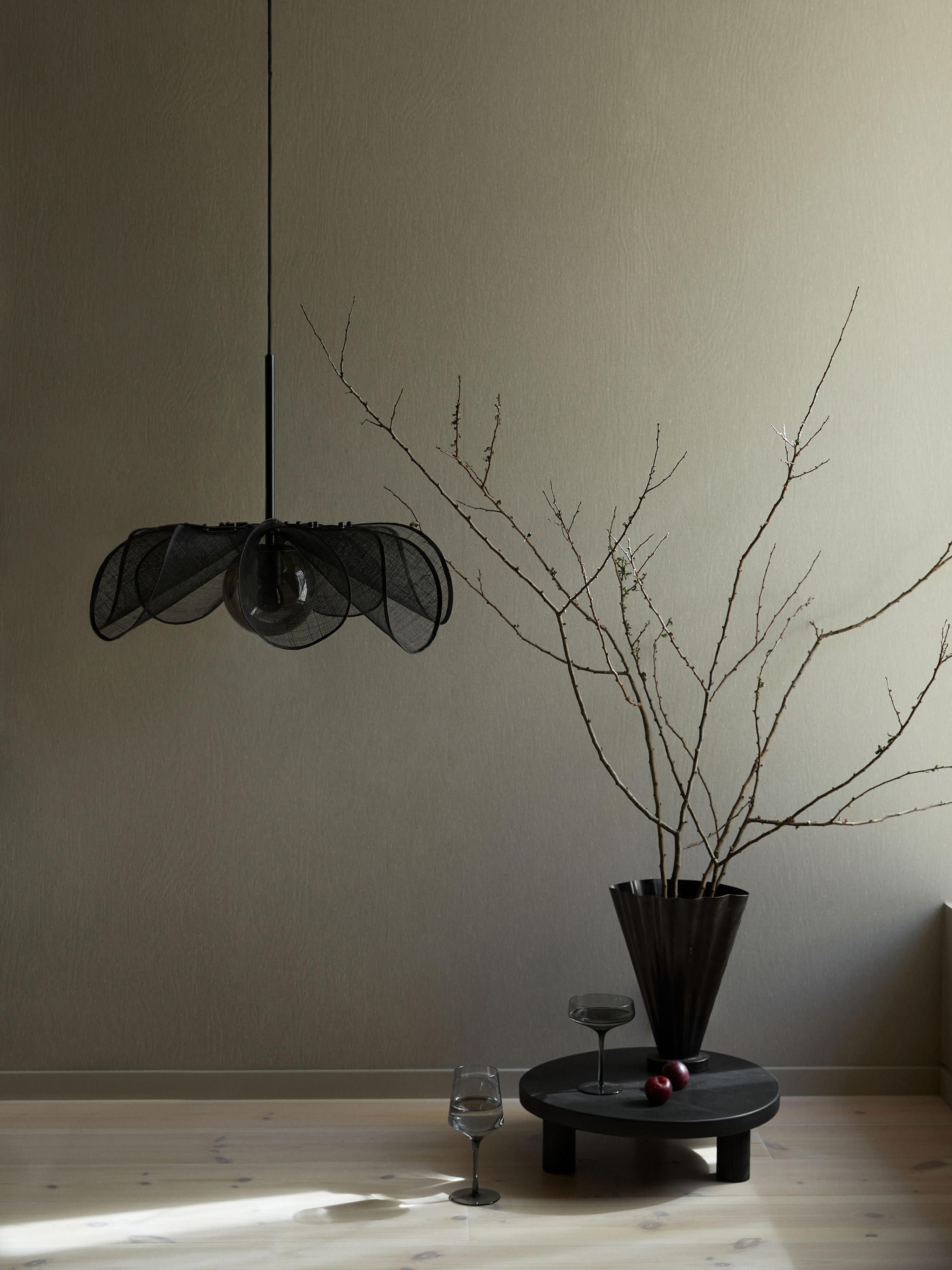 Grande suspension en fibres de bananier Sty - Noir
