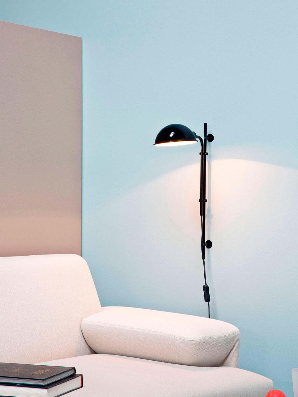 Applique murale orientable avec prise secteur Dav - Noir, haute brillance