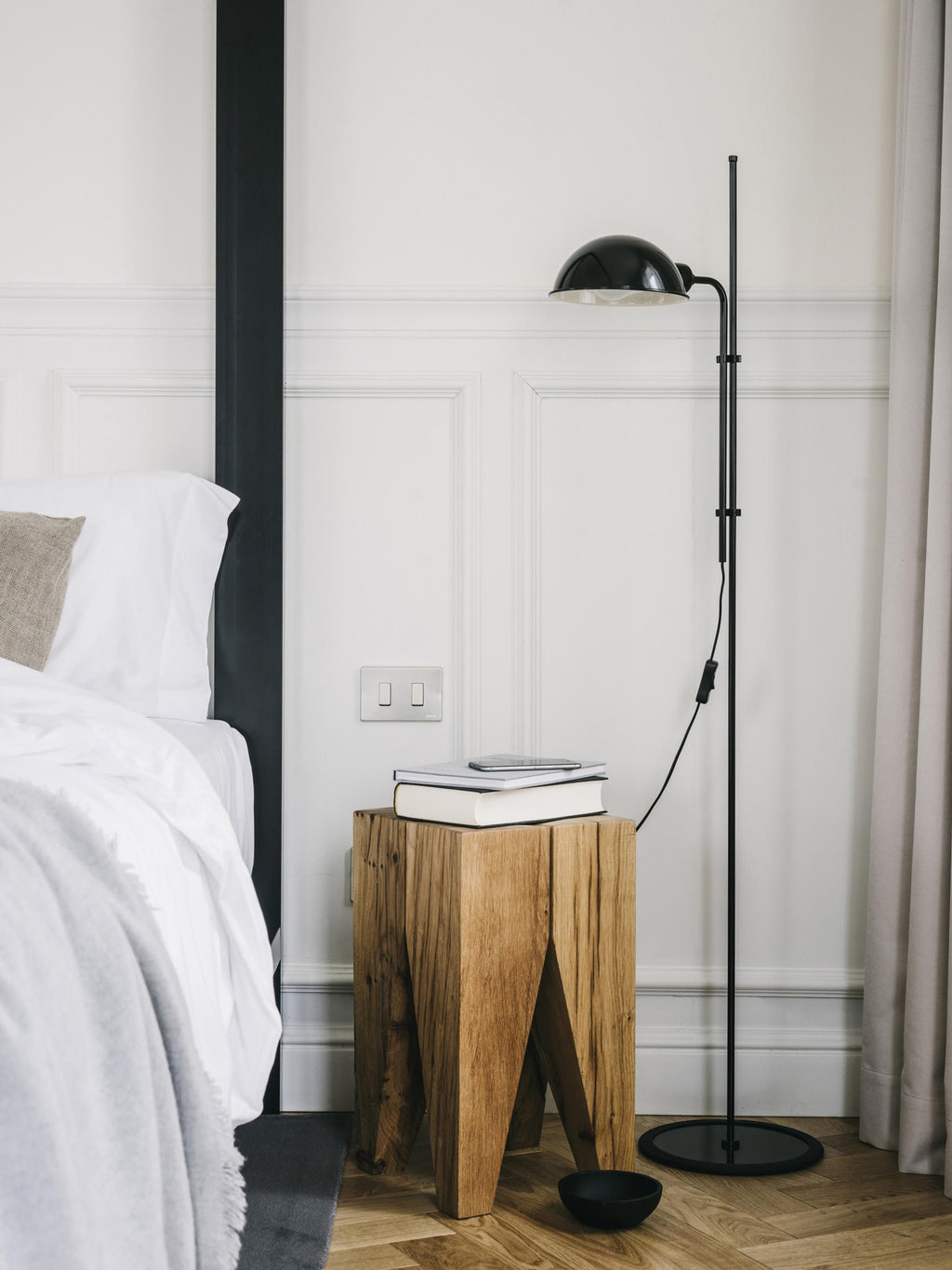 Petit lampadaire orientable Dav - Noir, haute brillance