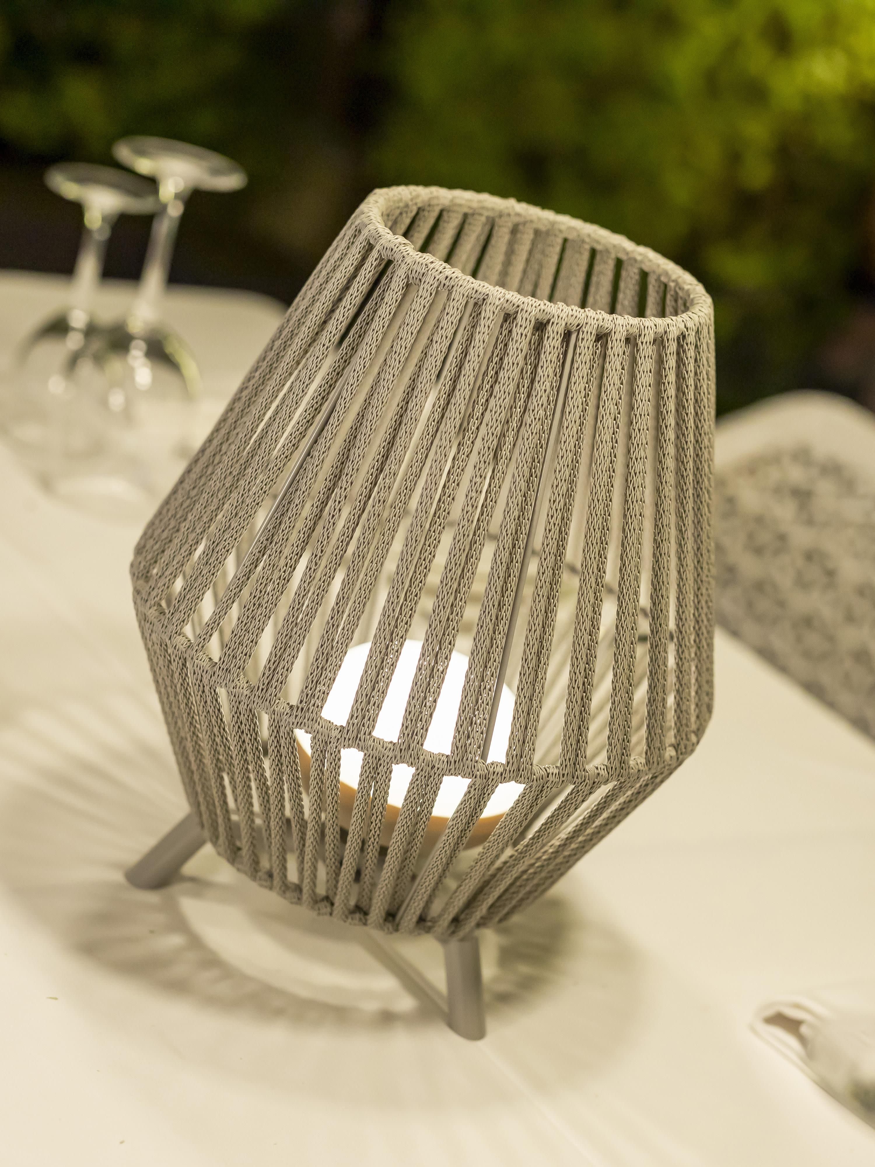 Lanterne LED mobile Lidolf, intensité ajustable - Grège
