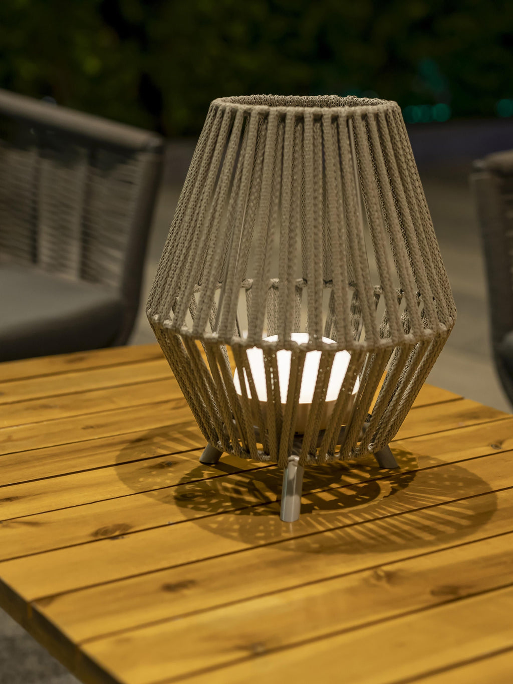 Lanterne LED mobile Lidolf, intensité ajustable - Grège