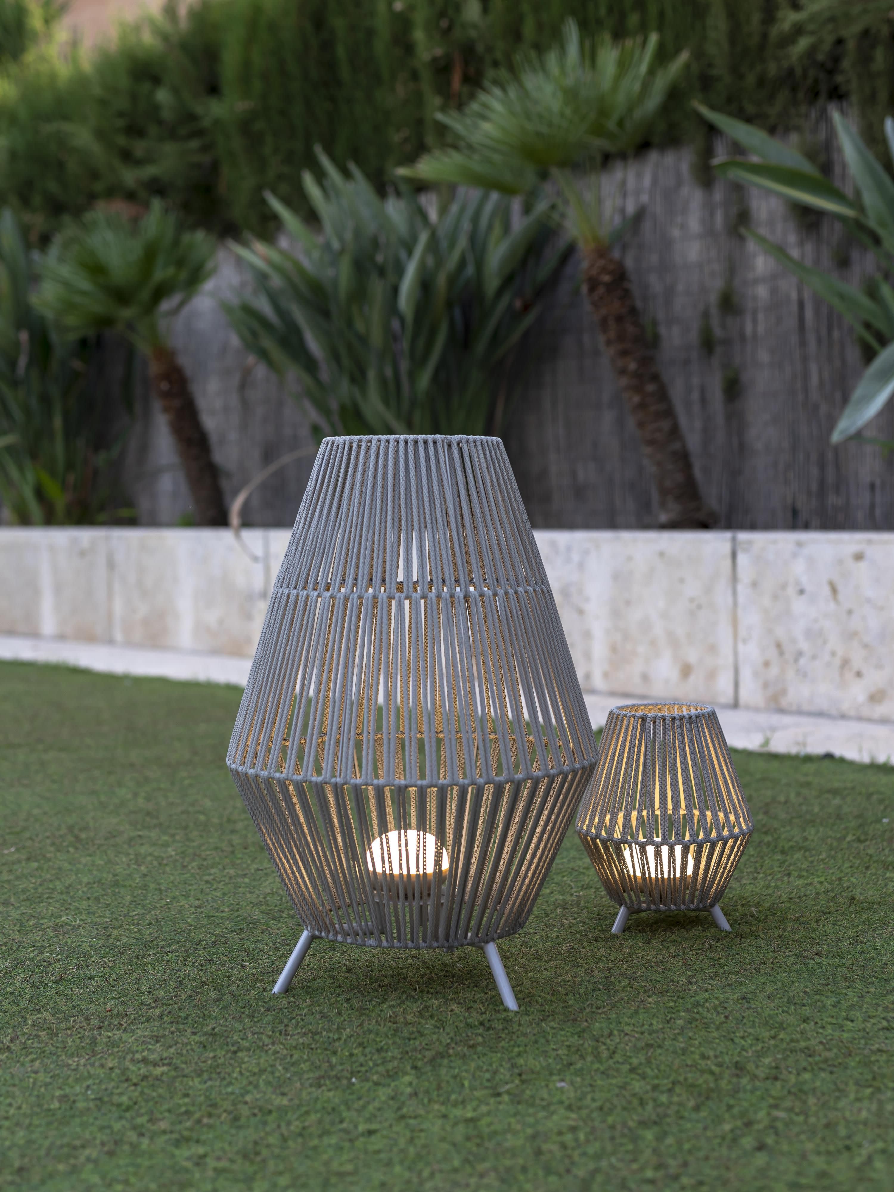 Lanterne LED mobile Lidolf, intensité ajustable - Grège