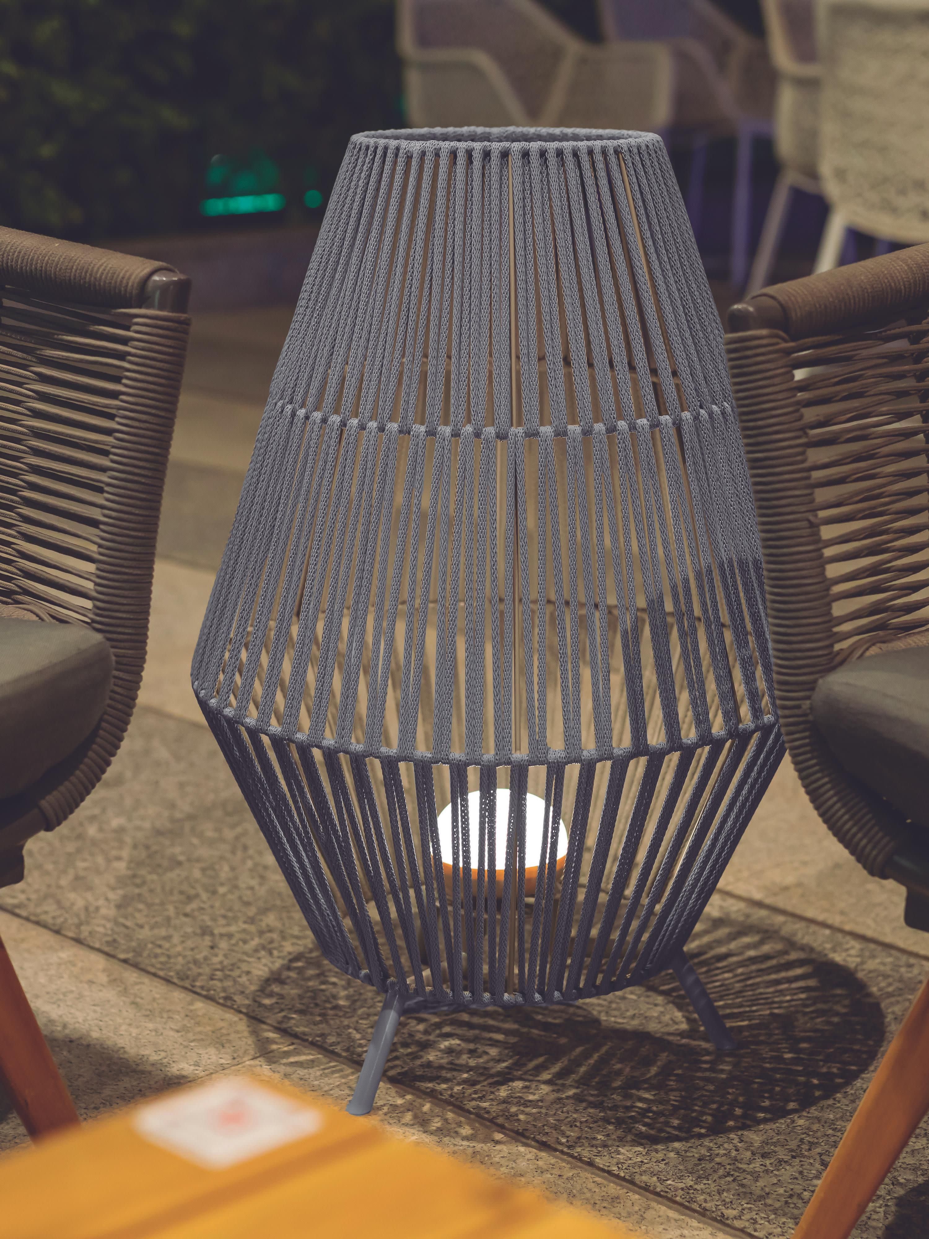 Lanterne LED mobile Lidolf, intensité ajustable - Grège