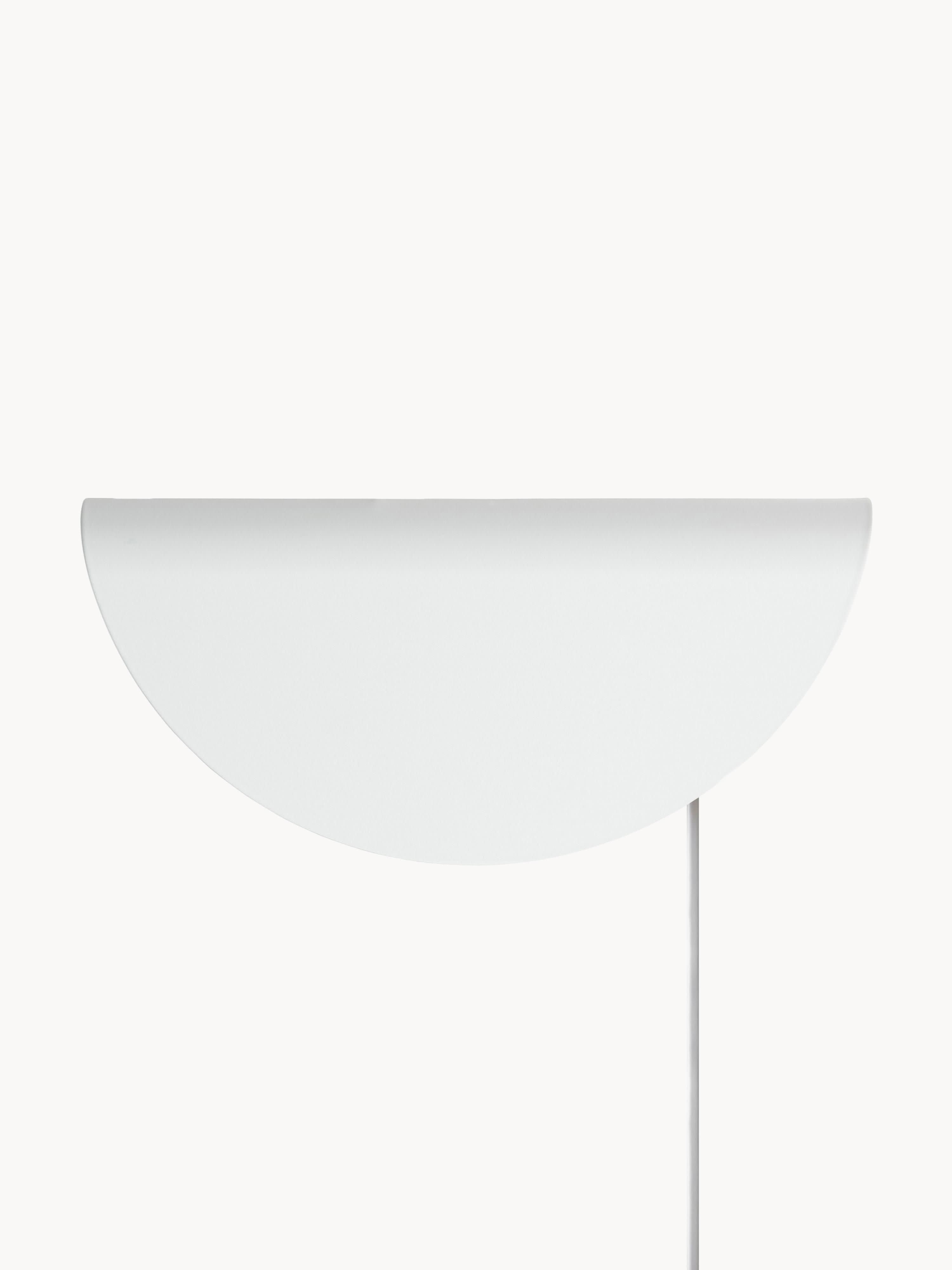 Applique murale avec prise secteur Line - Blanc