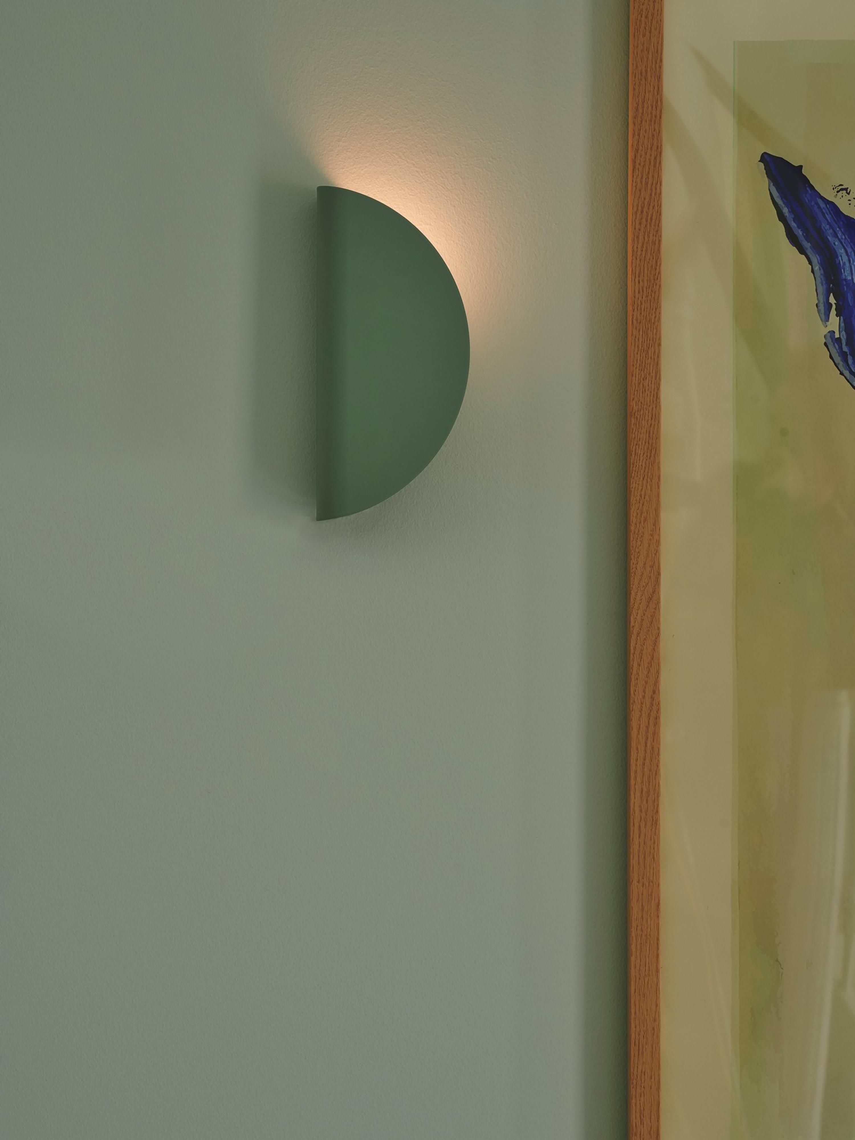 Applique murale avec prise secteur Line - Vert sauge