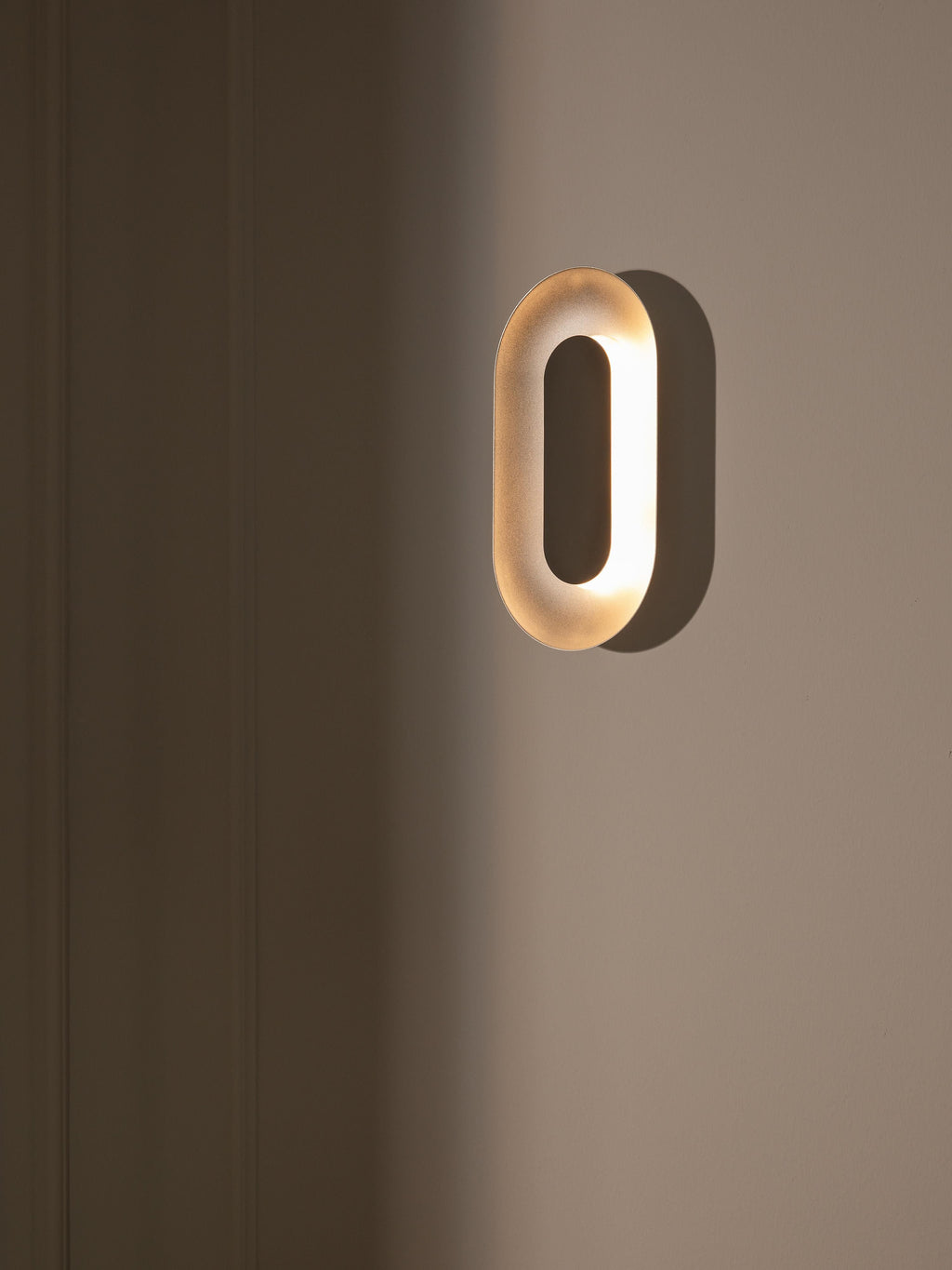 Applique murale LED Nesti, intensité variable - Argenté