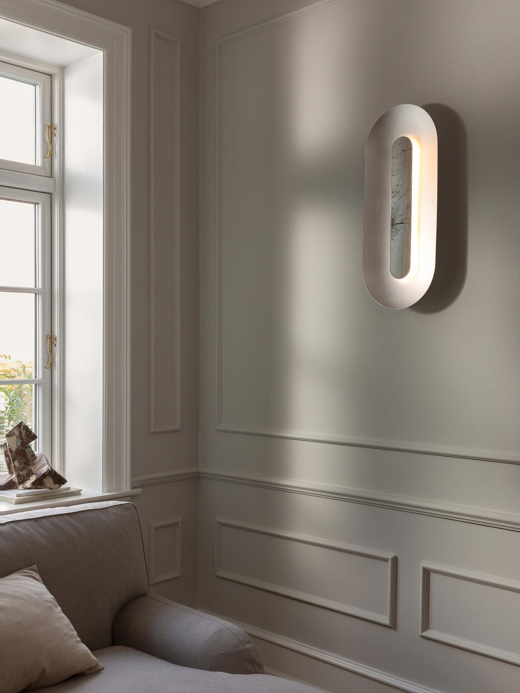 Grande applique murale LED Nesti, intensité variable - Argenté
