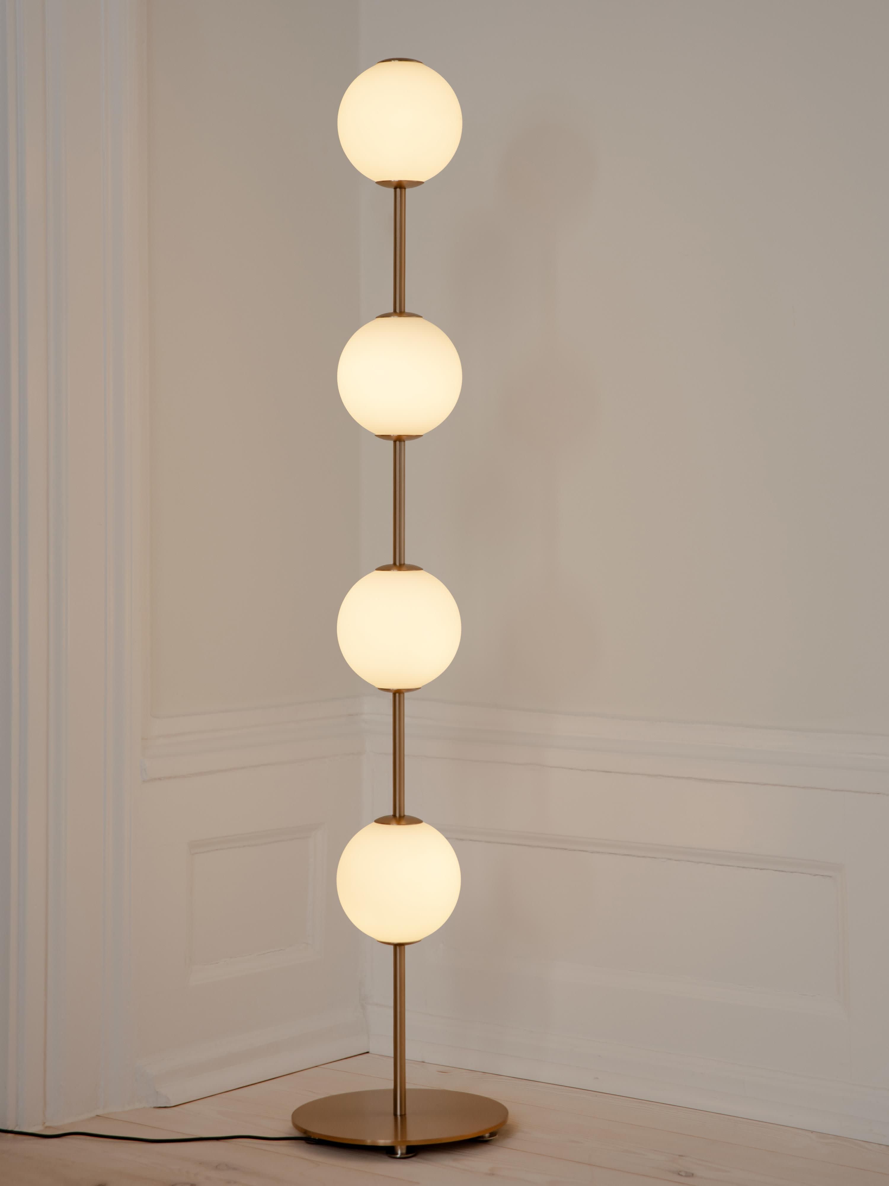 Petit lampadaire LED Kell, intensité ajustable - Blanc crème, doré