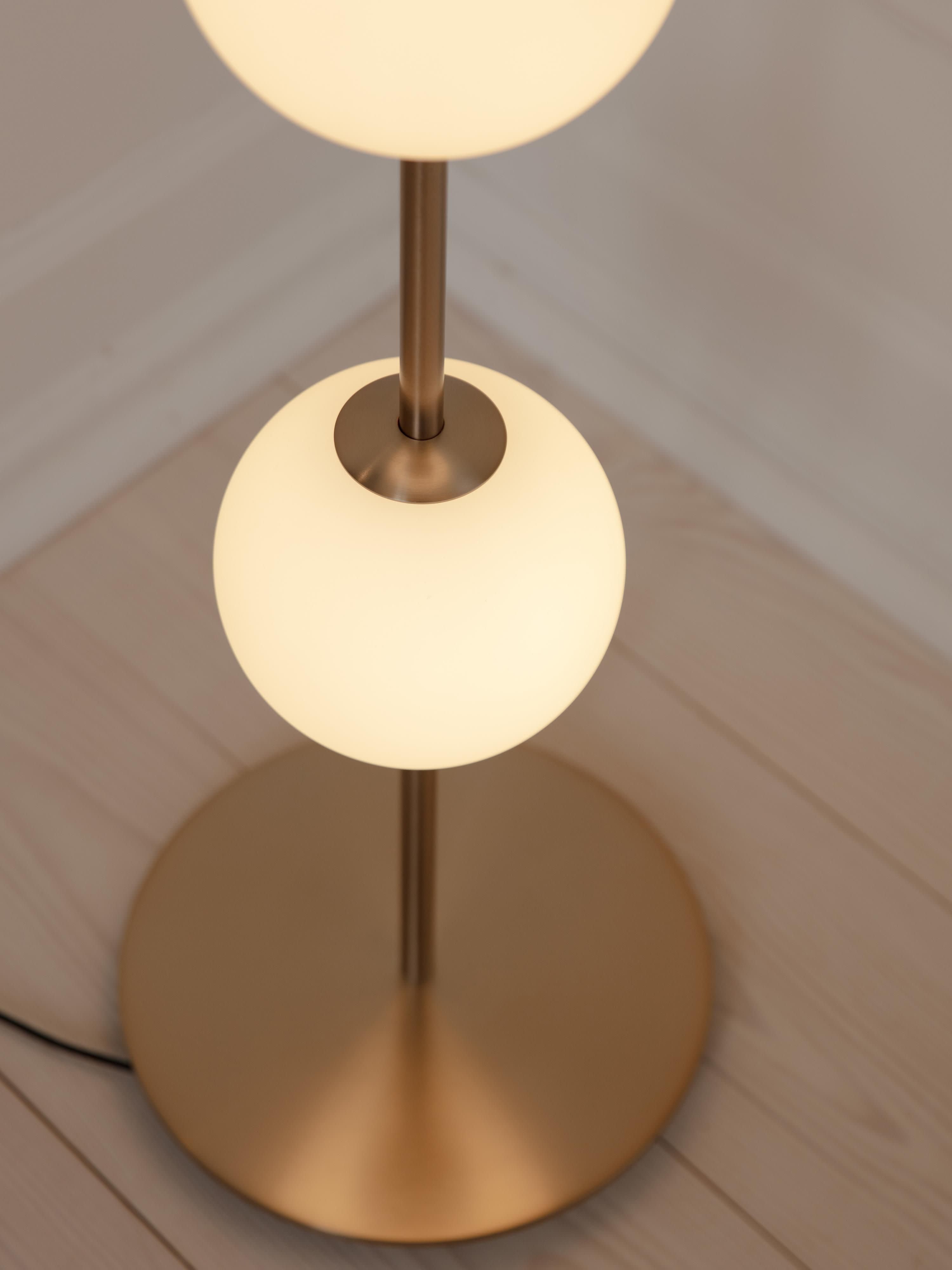 Petit lampadaire LED Kell, intensité ajustable - Blanc crème, doré