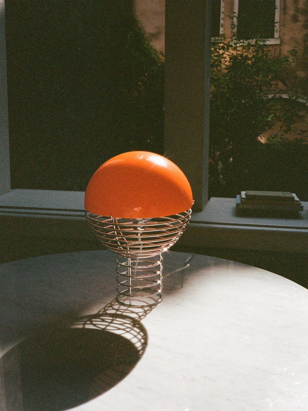 Lampe à poser Volmer, design Verner Panton - Argenté, orange