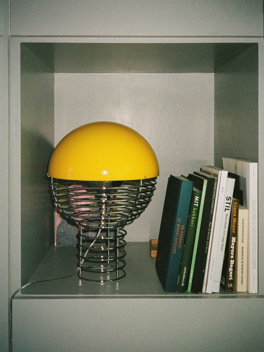 Lampe à poser Volmer, design Verner Panton - Argenté, jaune soleil