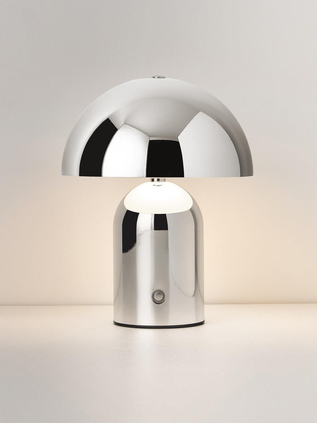 Petite lampe à poser LED mobile Elmo, intensité ajustable - Argenté, haute brillance