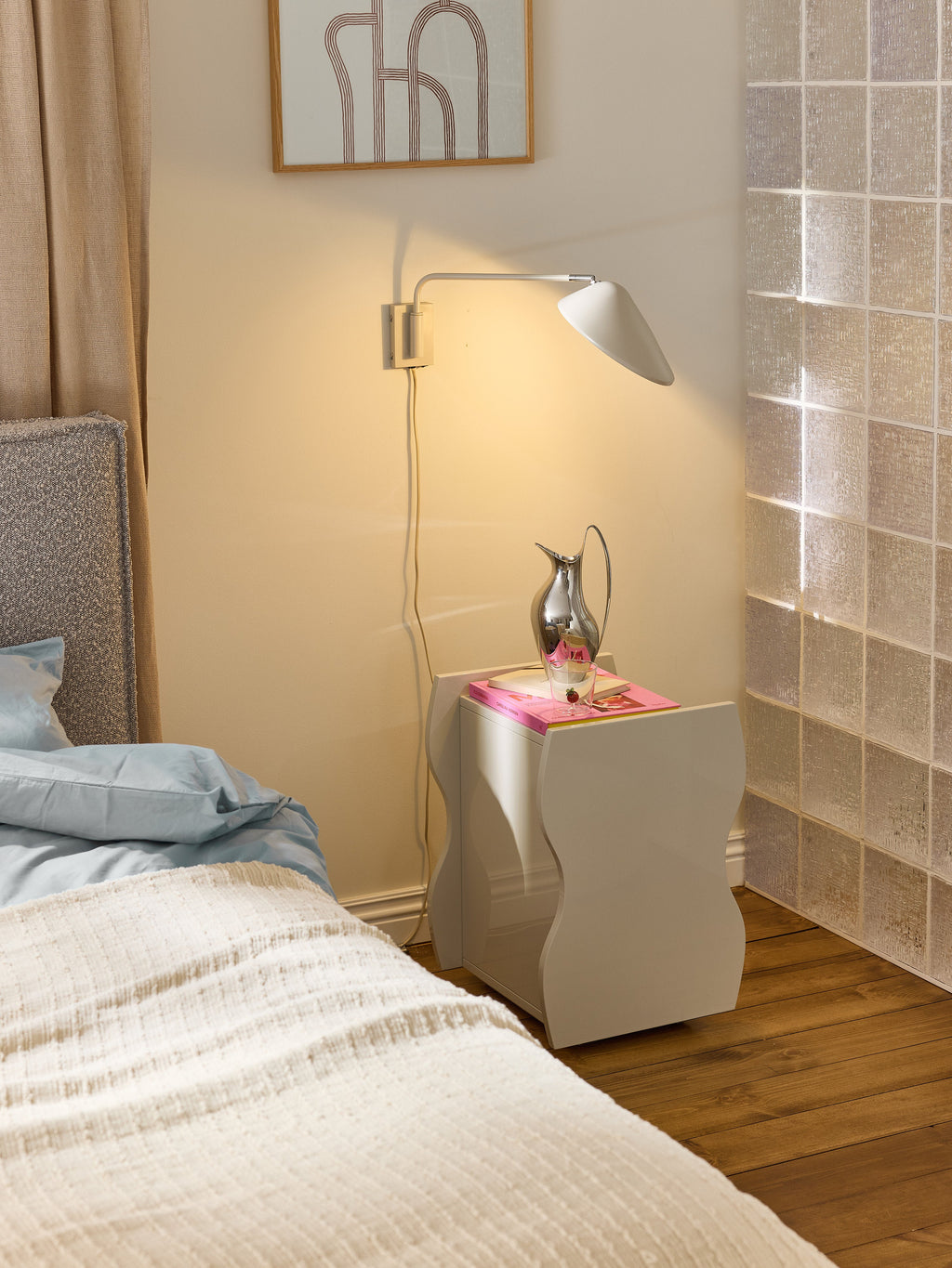 Applique avec prise secteur Celyn - Blanc crème, argenté