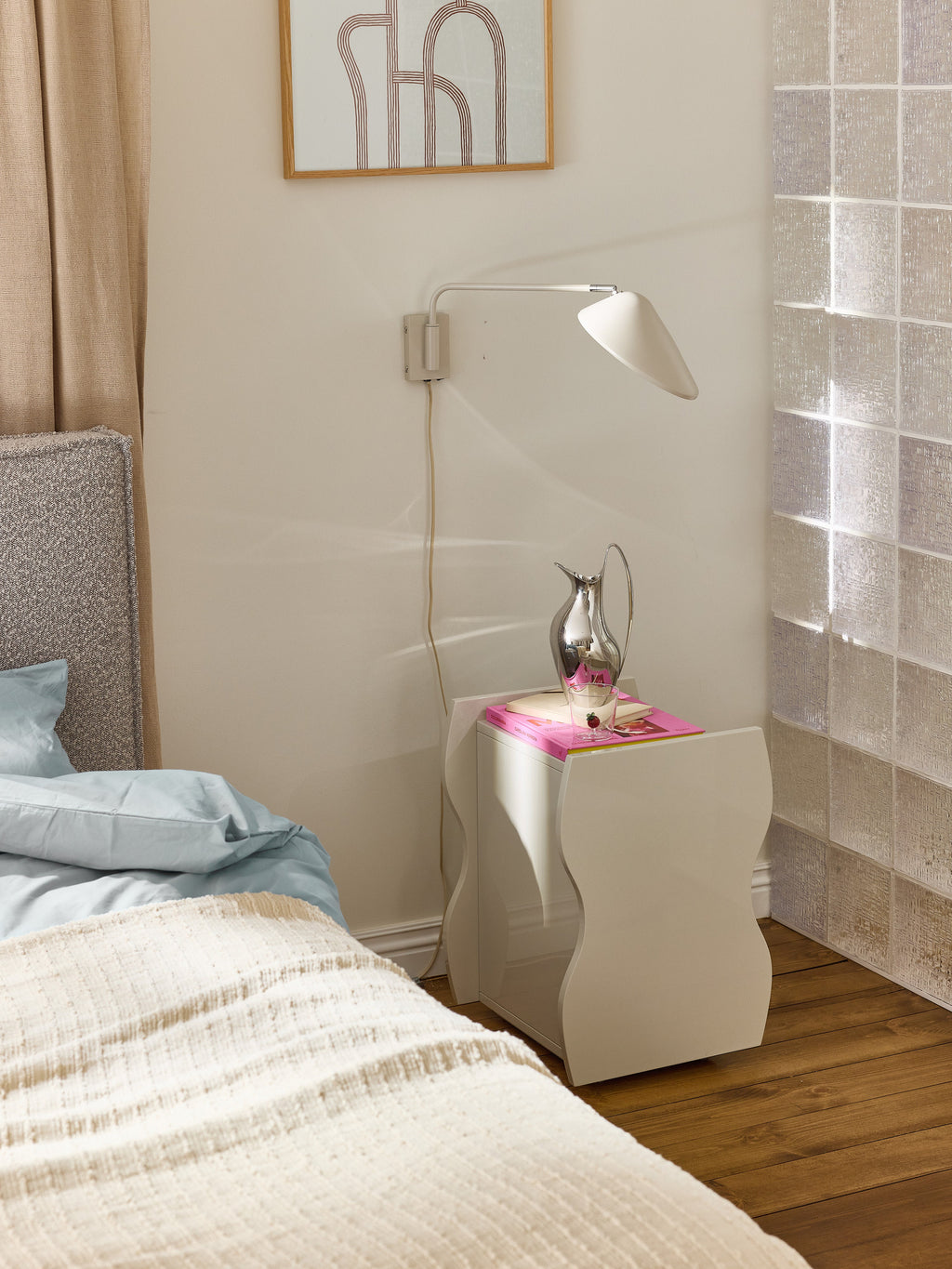 Applique avec prise secteur Celyn - Blanc crème, argenté