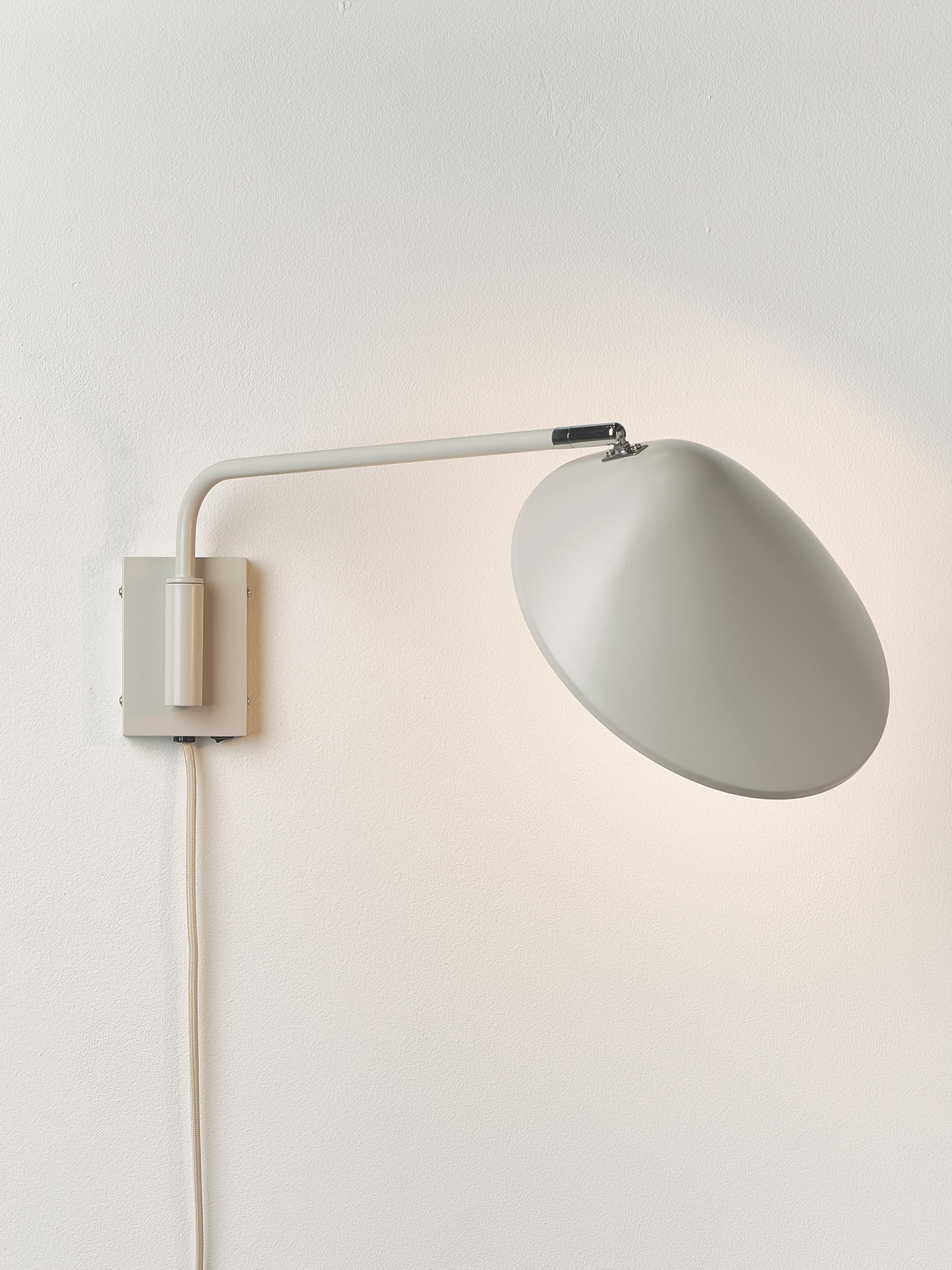 Applique avec prise secteur Celyn - Blanc crème, argenté