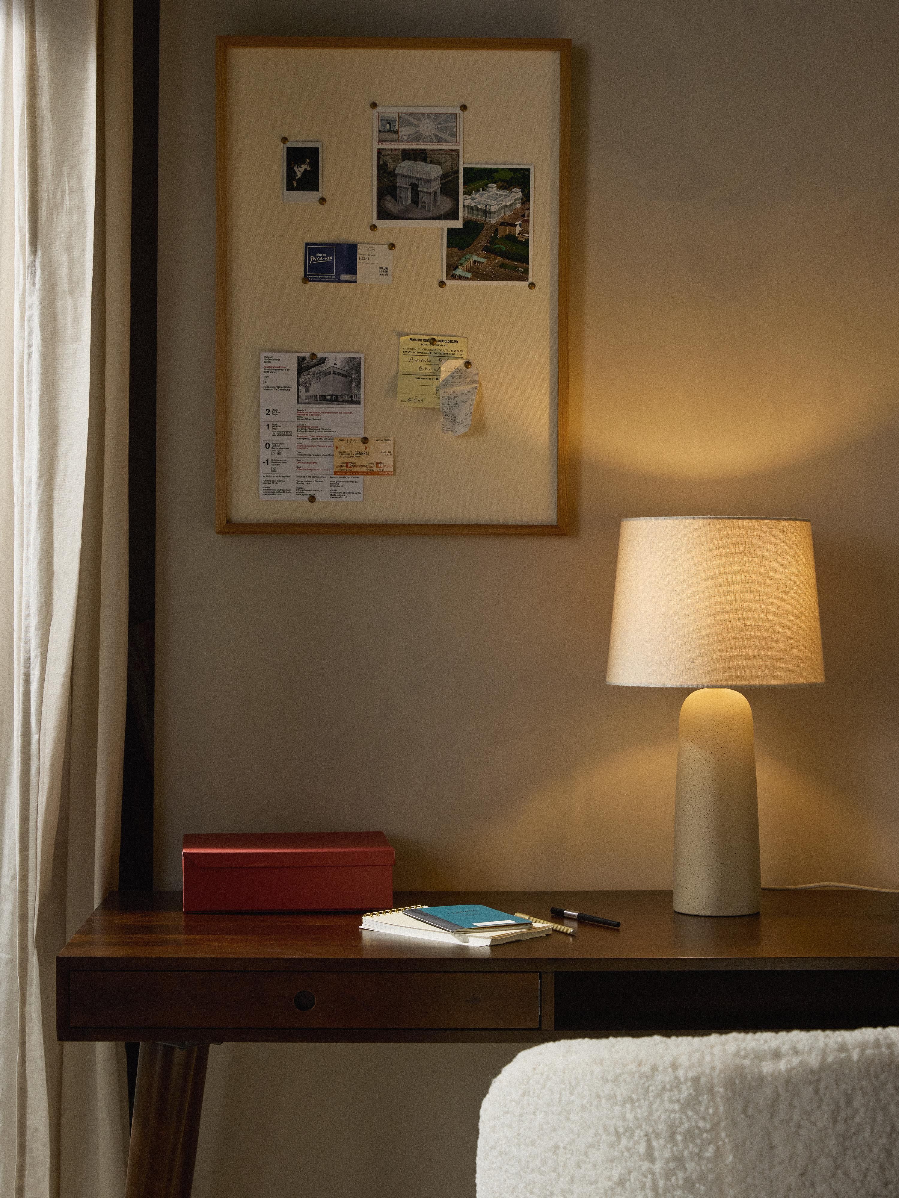 Grande lampe à poser en béton Braxton - Blanc crème, beige