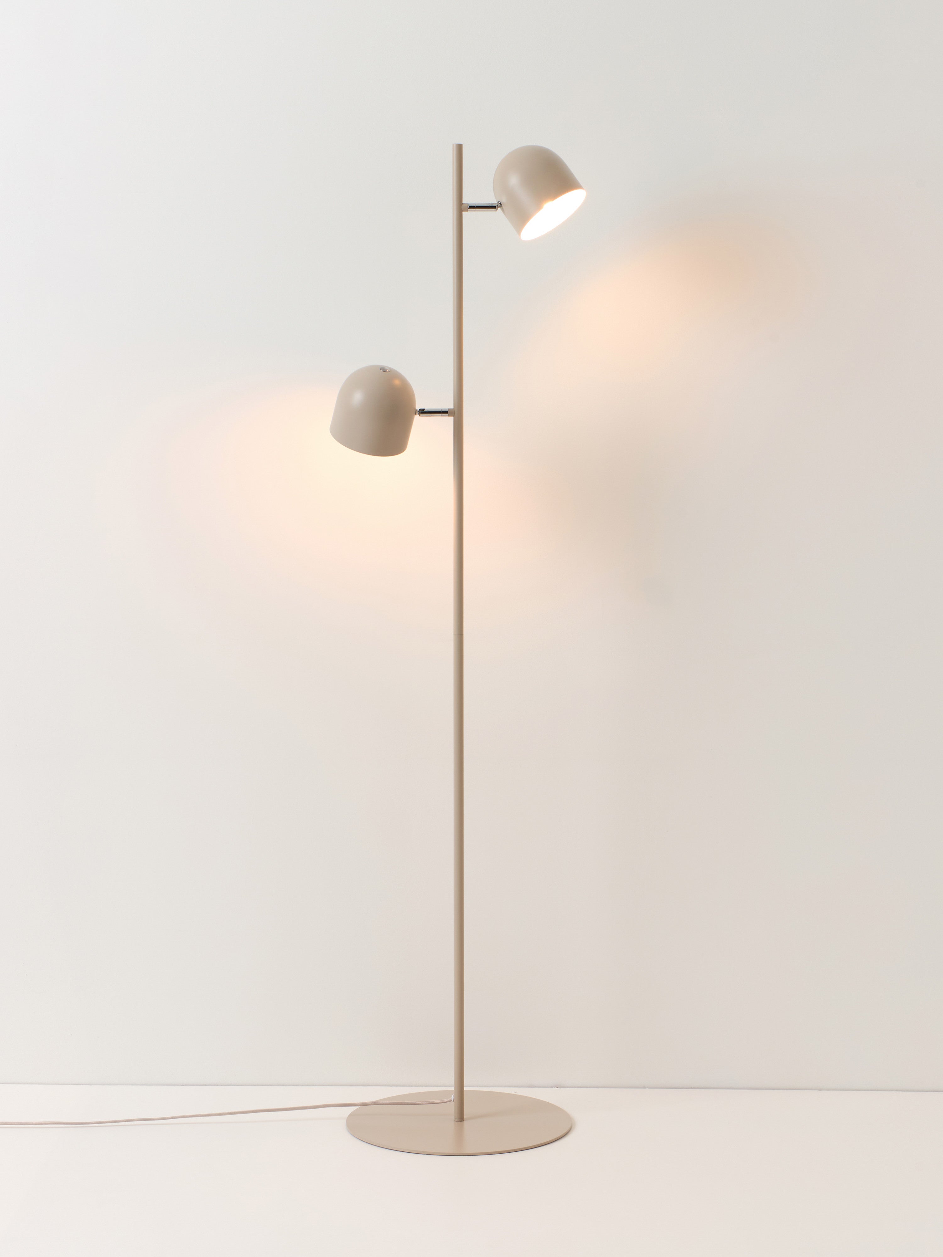 Lampadaire en métal Flyte - Beige clair