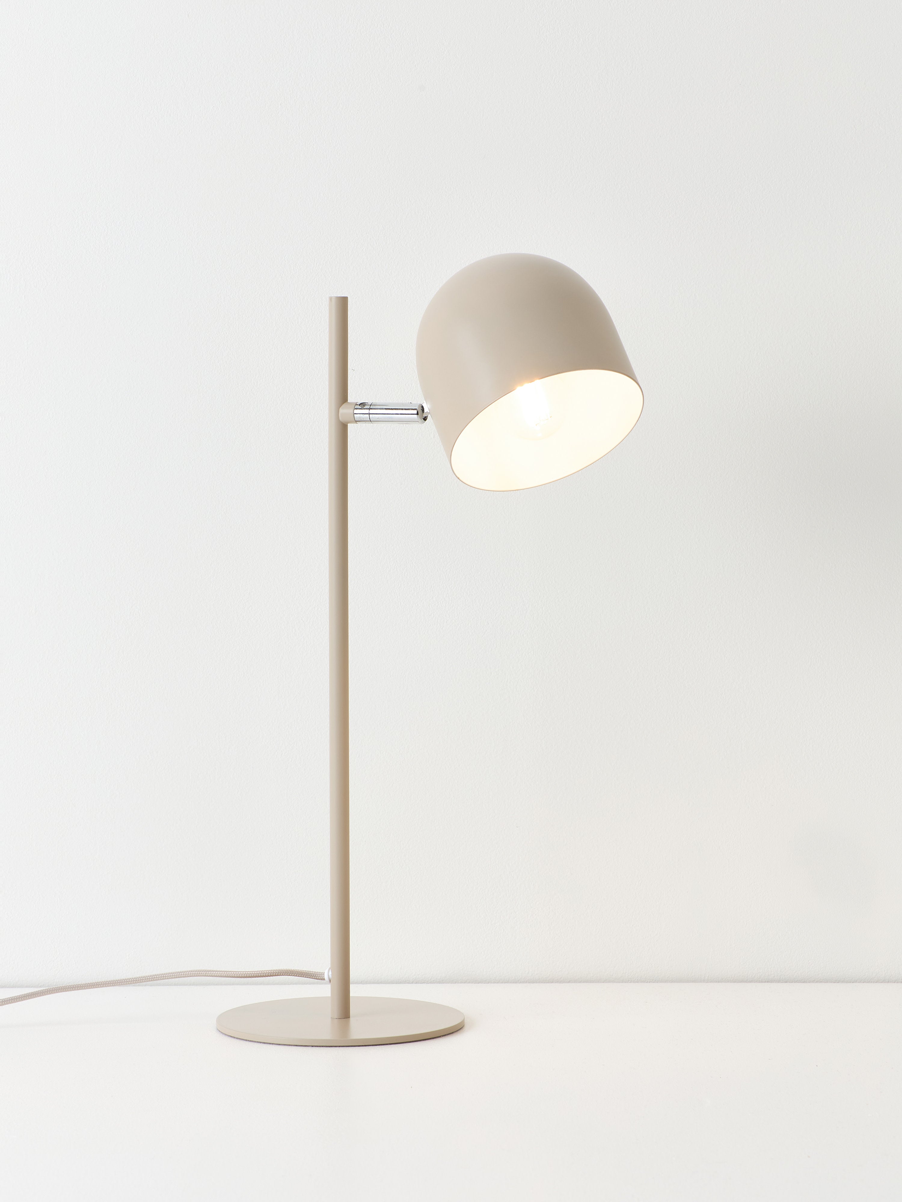 Lampe à poser en métal Flyte - Beige clair