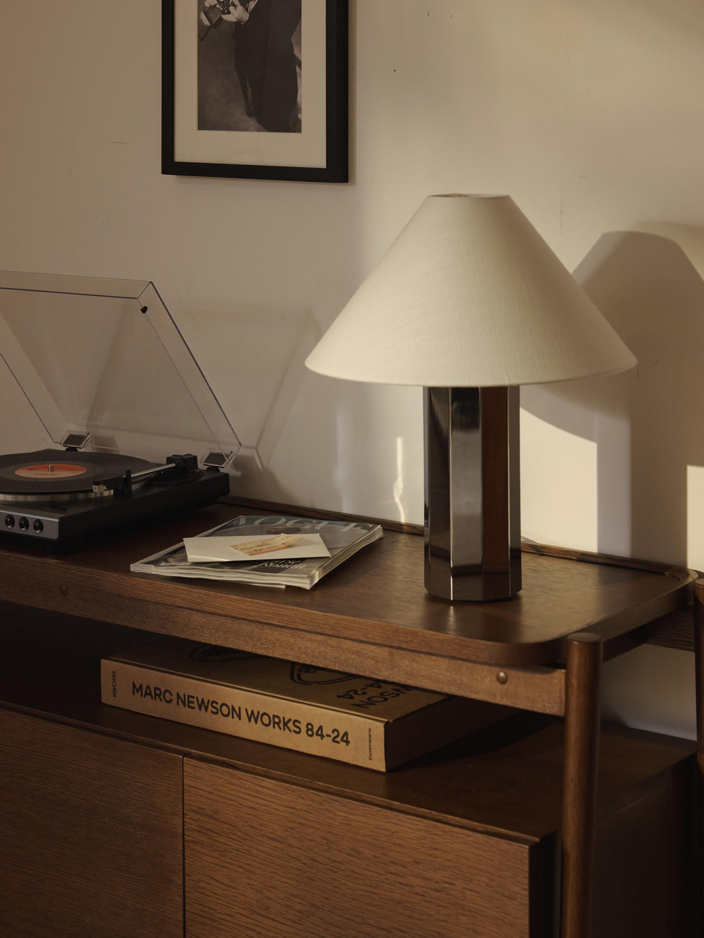 Grande lampe à poser avec pied en métal Edric - Argenté, blanc