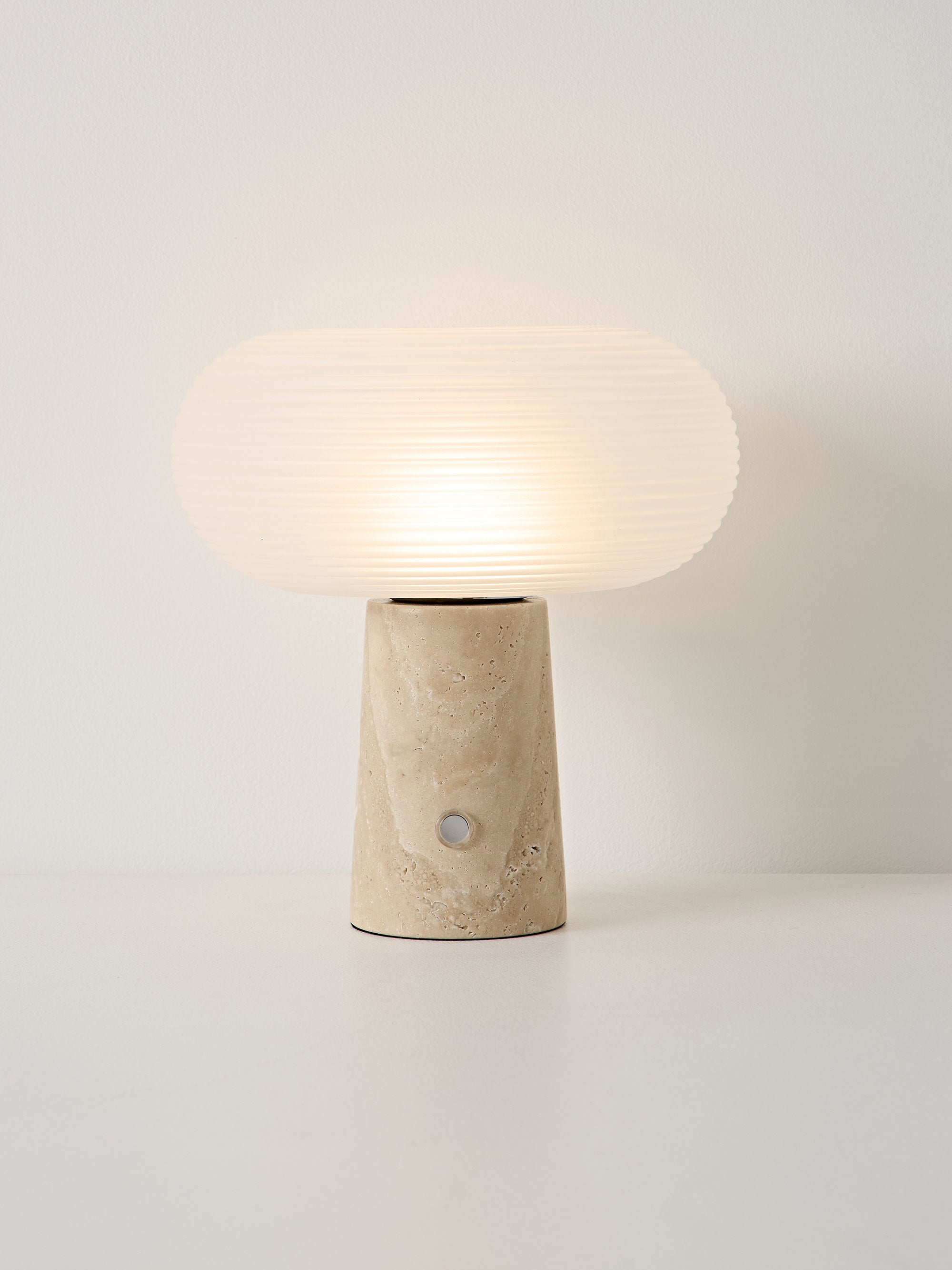 Lampe à poser LED portable avec pied en travertin Ashby, intensité ajustable - Travertin beige, blanc