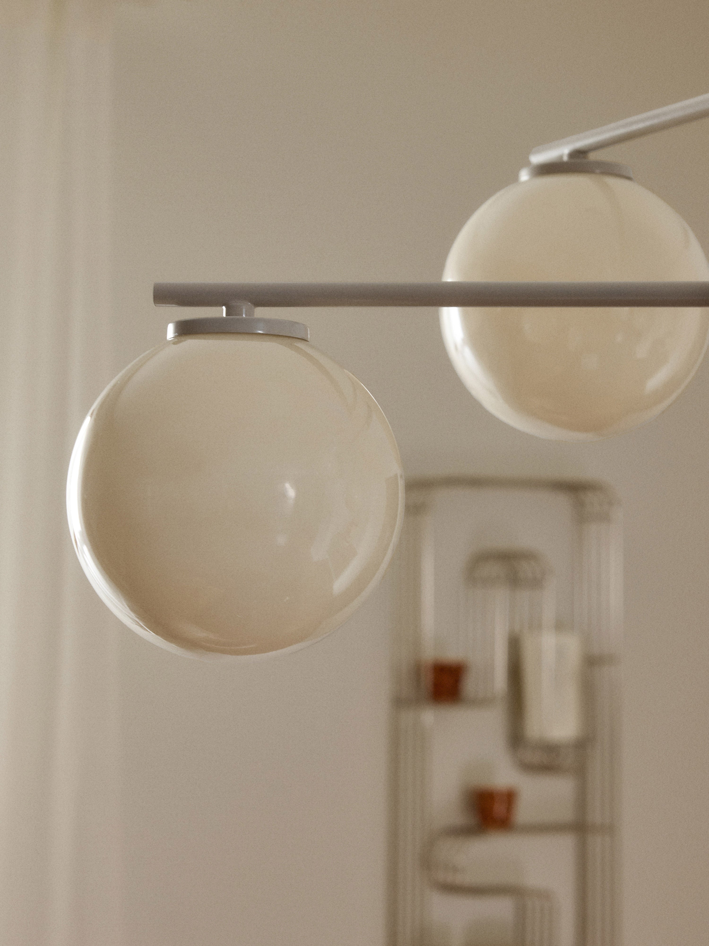 Suspension en verre opalescent Niilo - Blanc cassé, beige clair