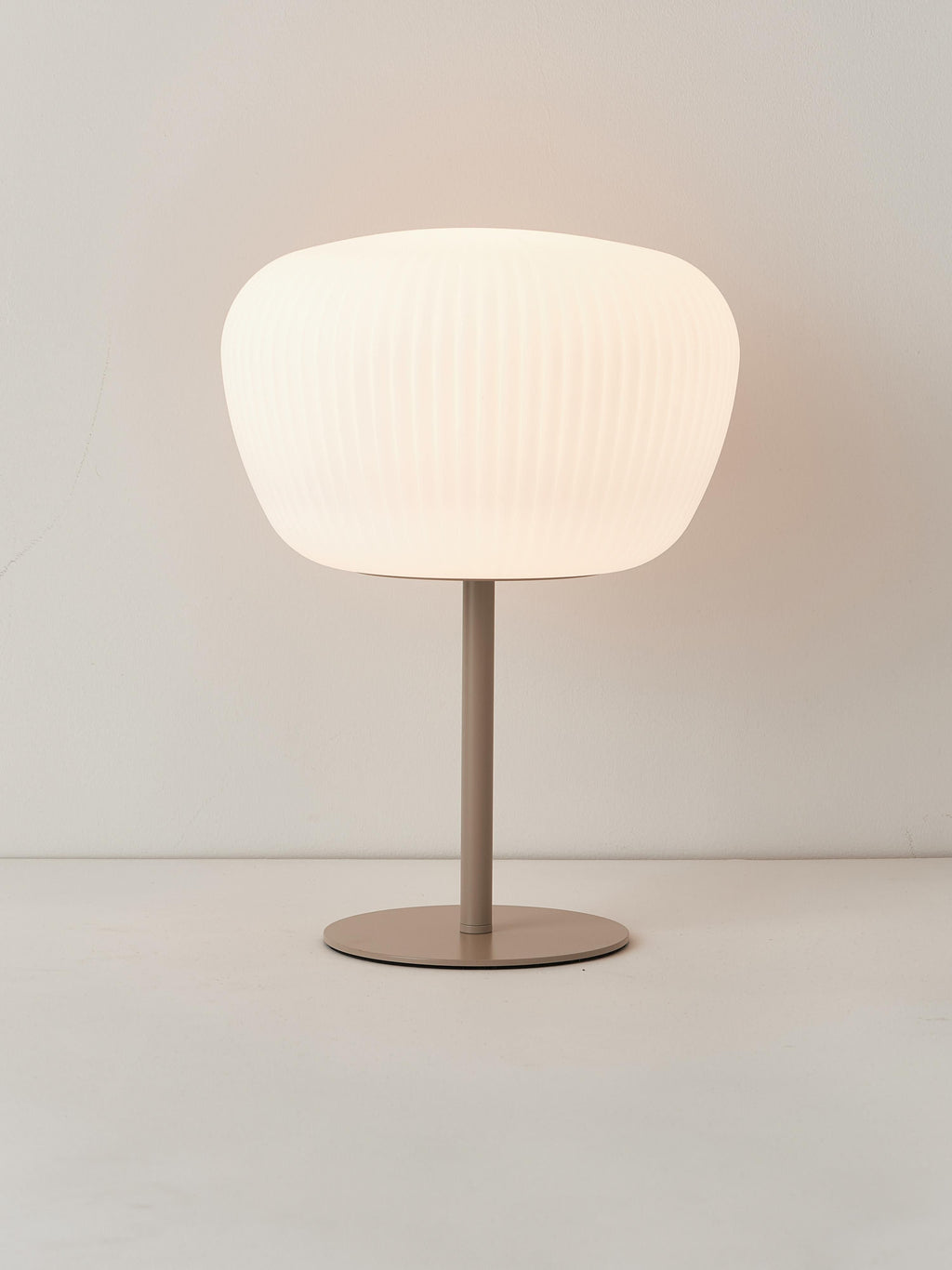 Lampe à poser mobile de jardin Holte, intensité ajustable - Blanc, beige clair