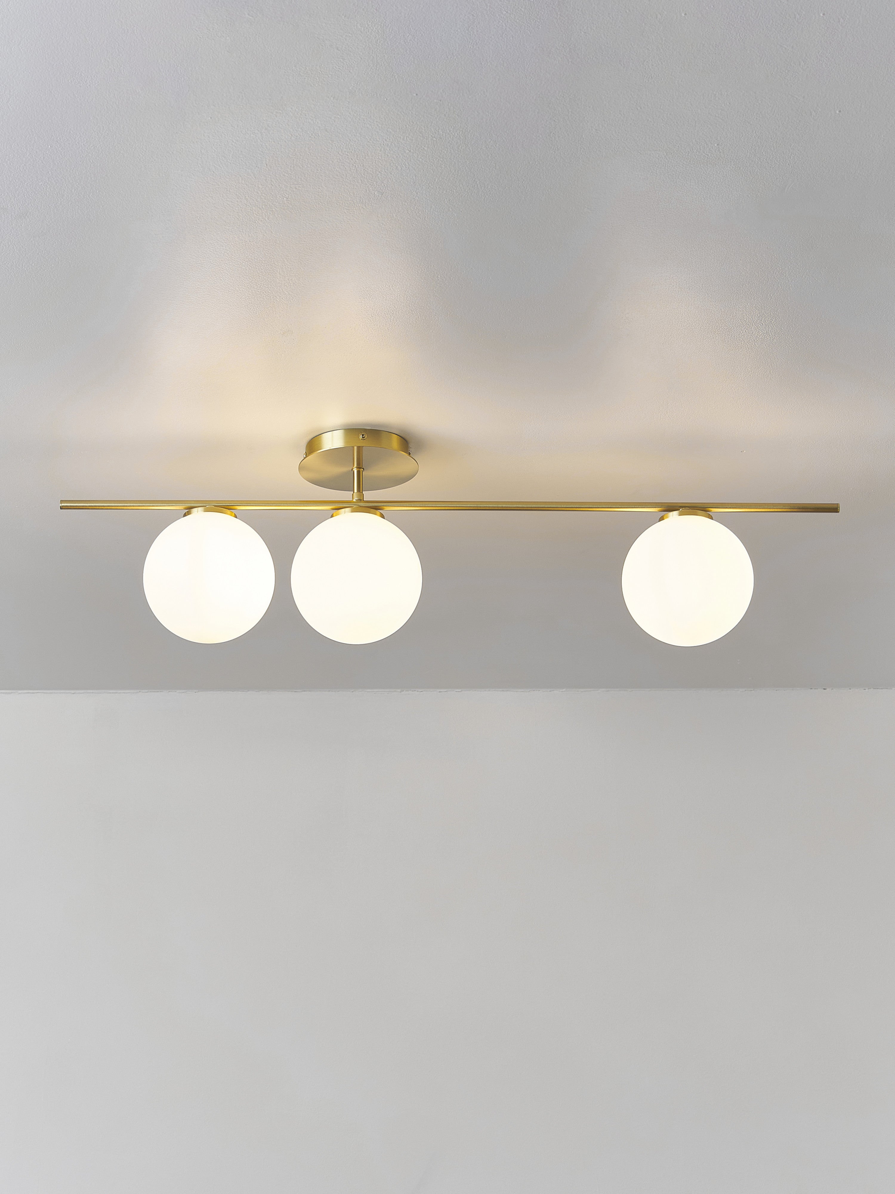 Applique murale boule en verre opalescent Niilo - Blanc, doré