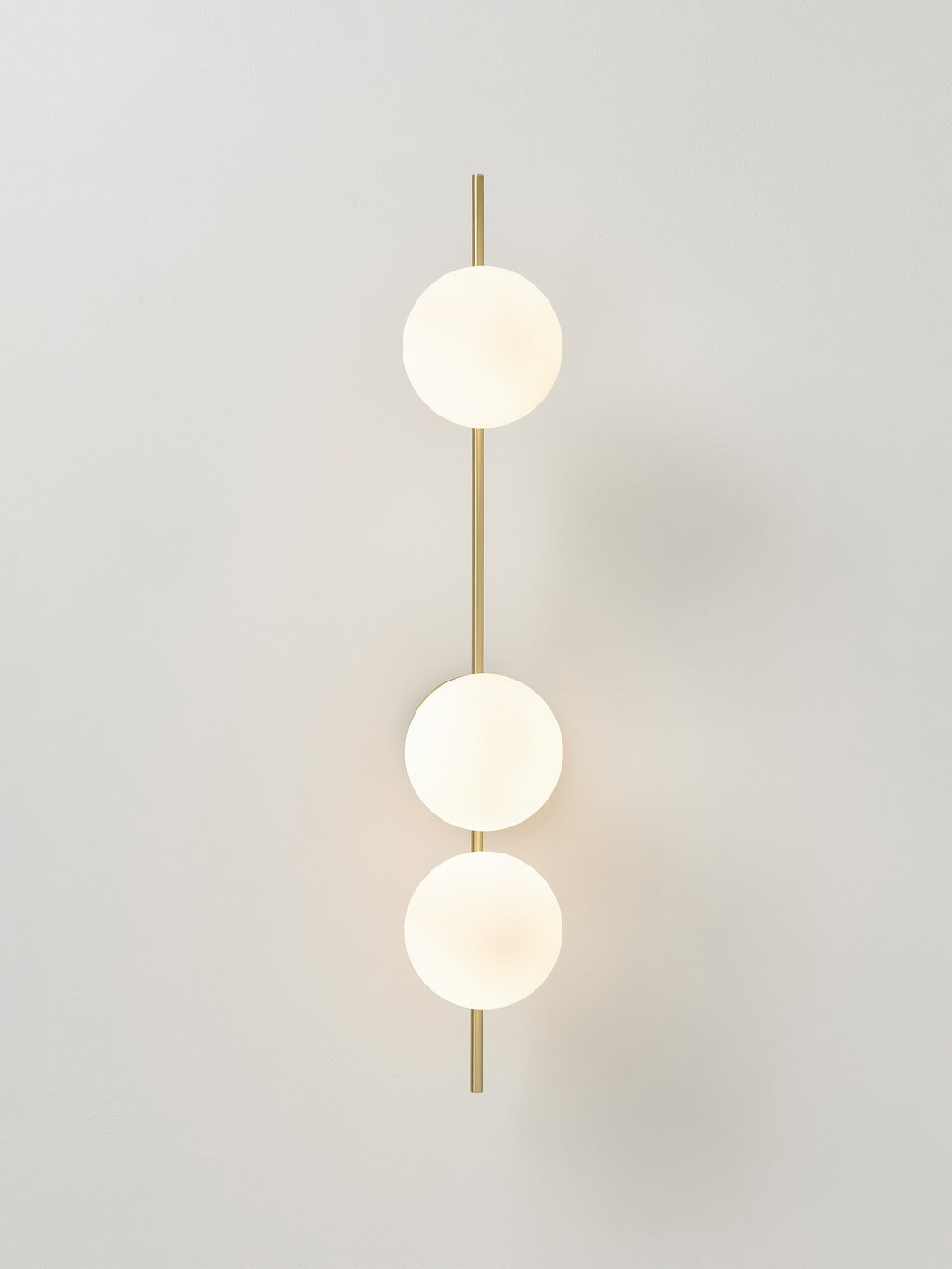 Applique murale boule en verre opalescent Niilo - Blanc, doré