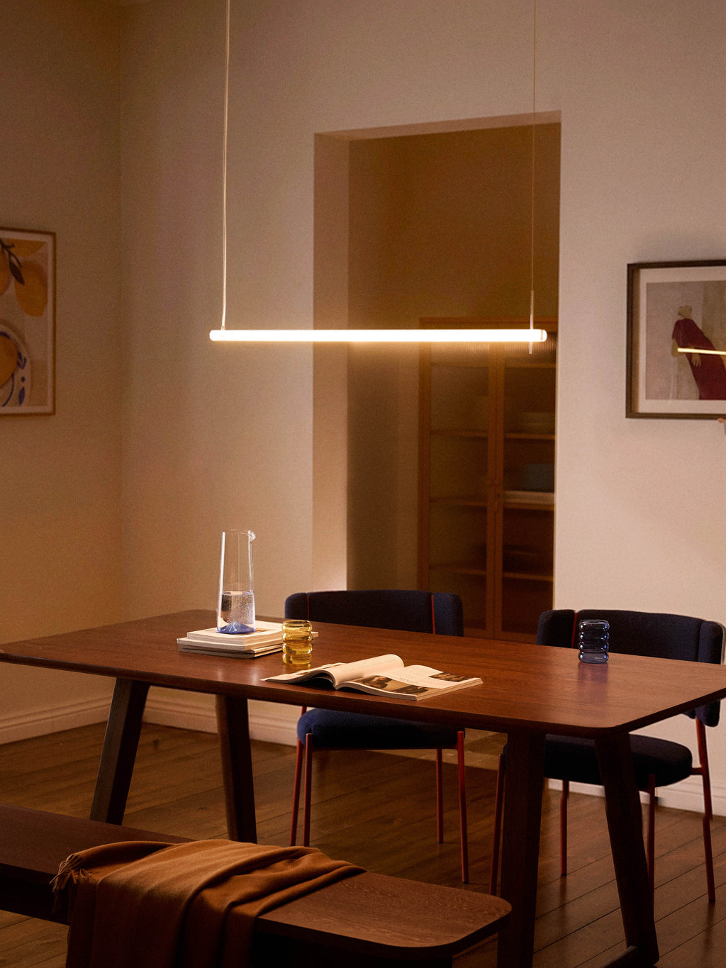 Grande suspension LED Evar - Abat-jour : blanc
Corps de lampe : couleur chrome
