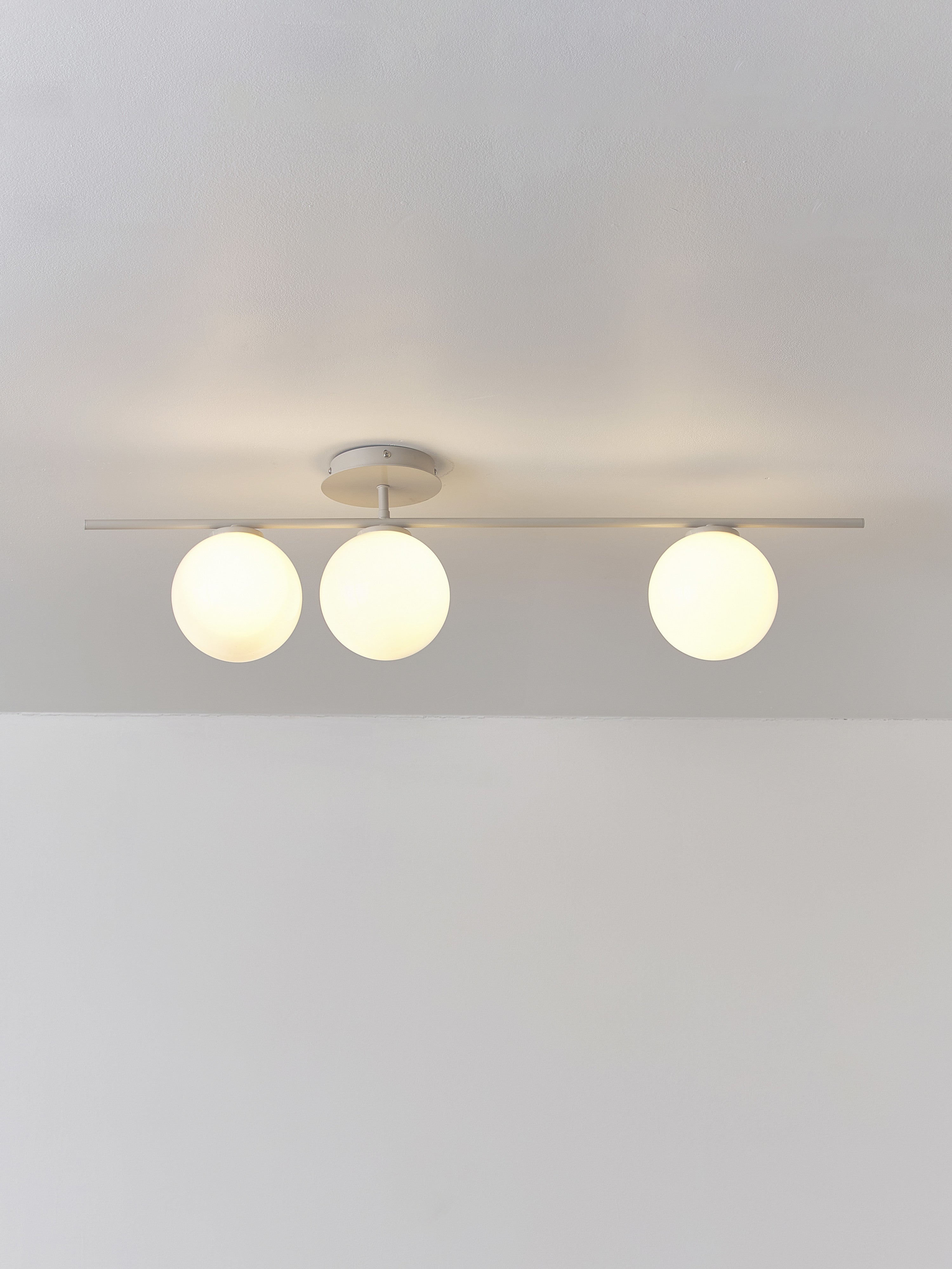 Applique murale boule en verre opalescent Niilo - Blanc cassé, beige clair