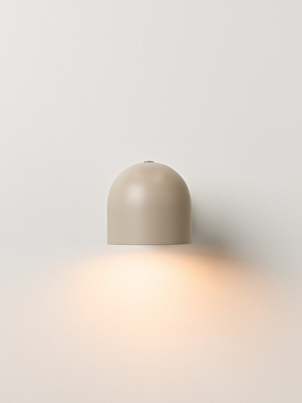 Applique murale orientable en métal Flyte - Beige clair
