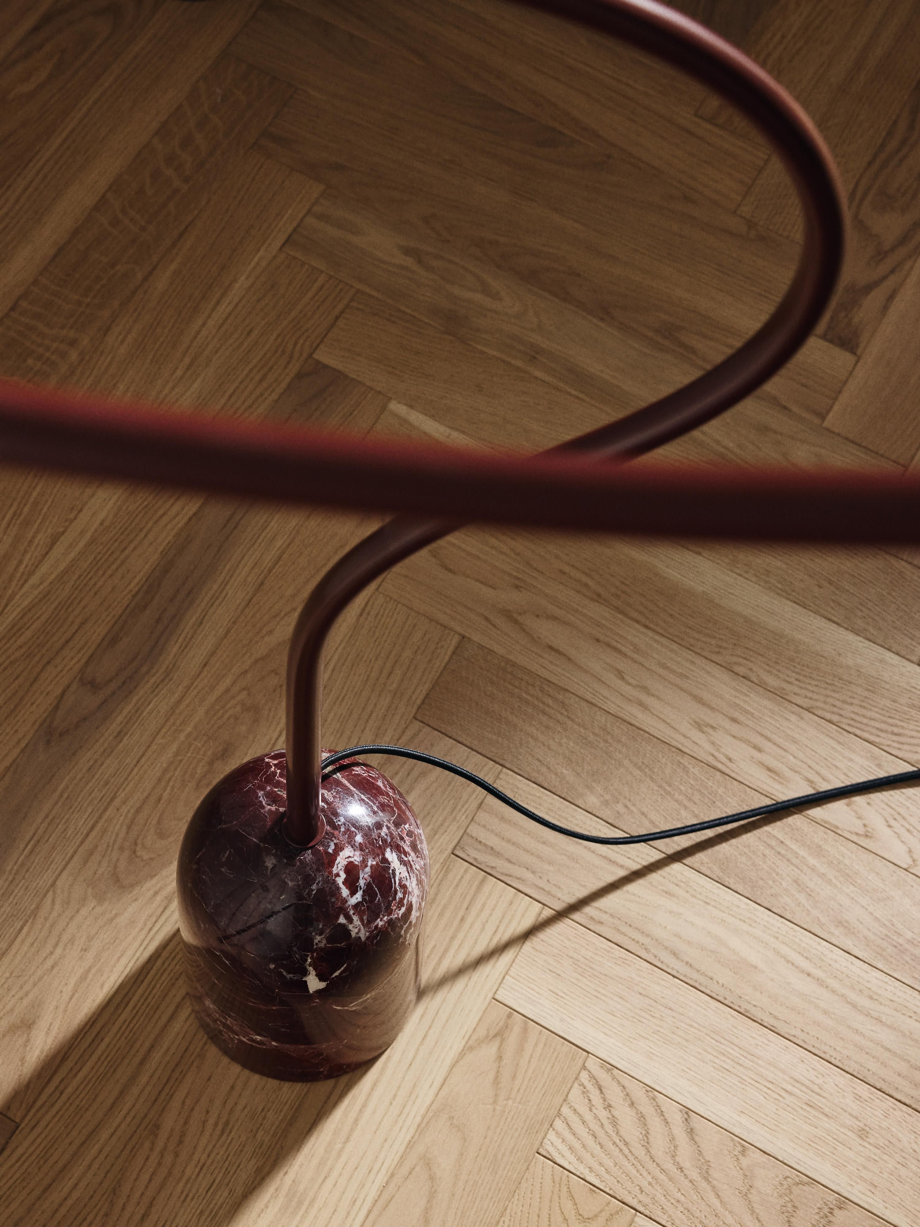 Lampadaire avec pied en marbre Akseli - Lie de vin, marbré