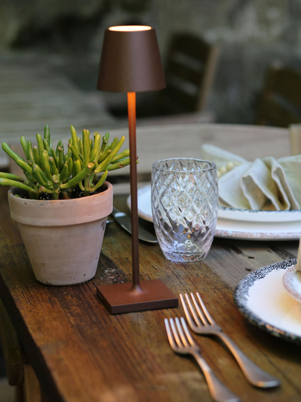 Lampe à poser LED mobile Athos, intensité ajustable - Brun foncé, mat