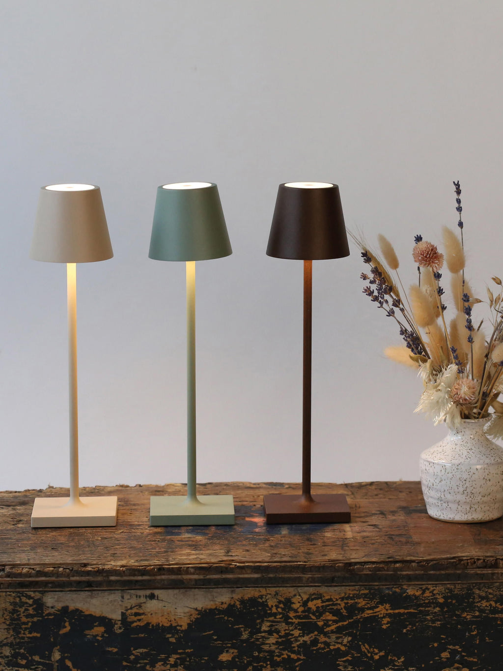 Lampe à poser LED mobile Athos, intensité ajustable - Vert sauge, mat