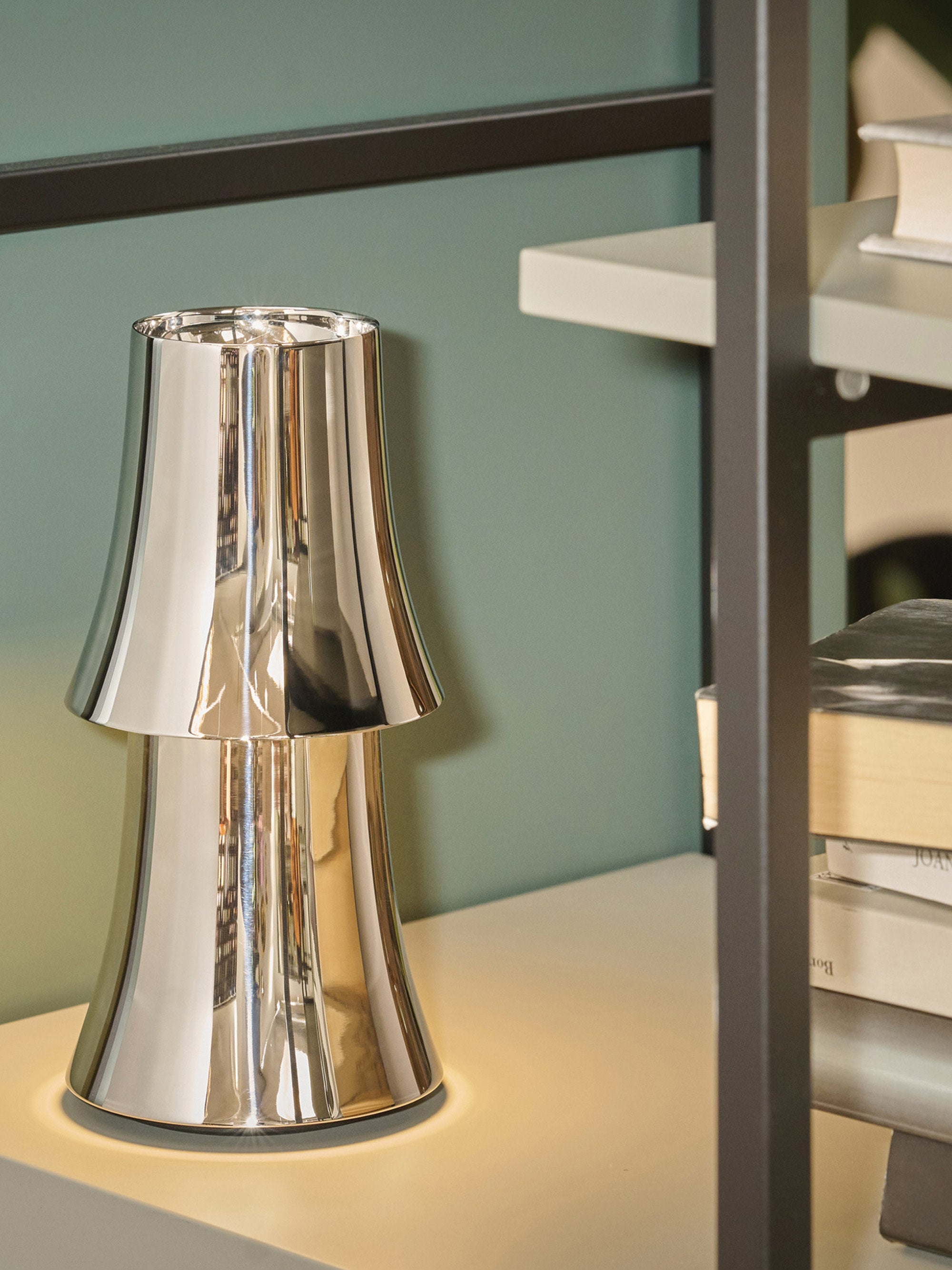 Lampe à poser LED portable Maris, intensité ajustable - Argenté