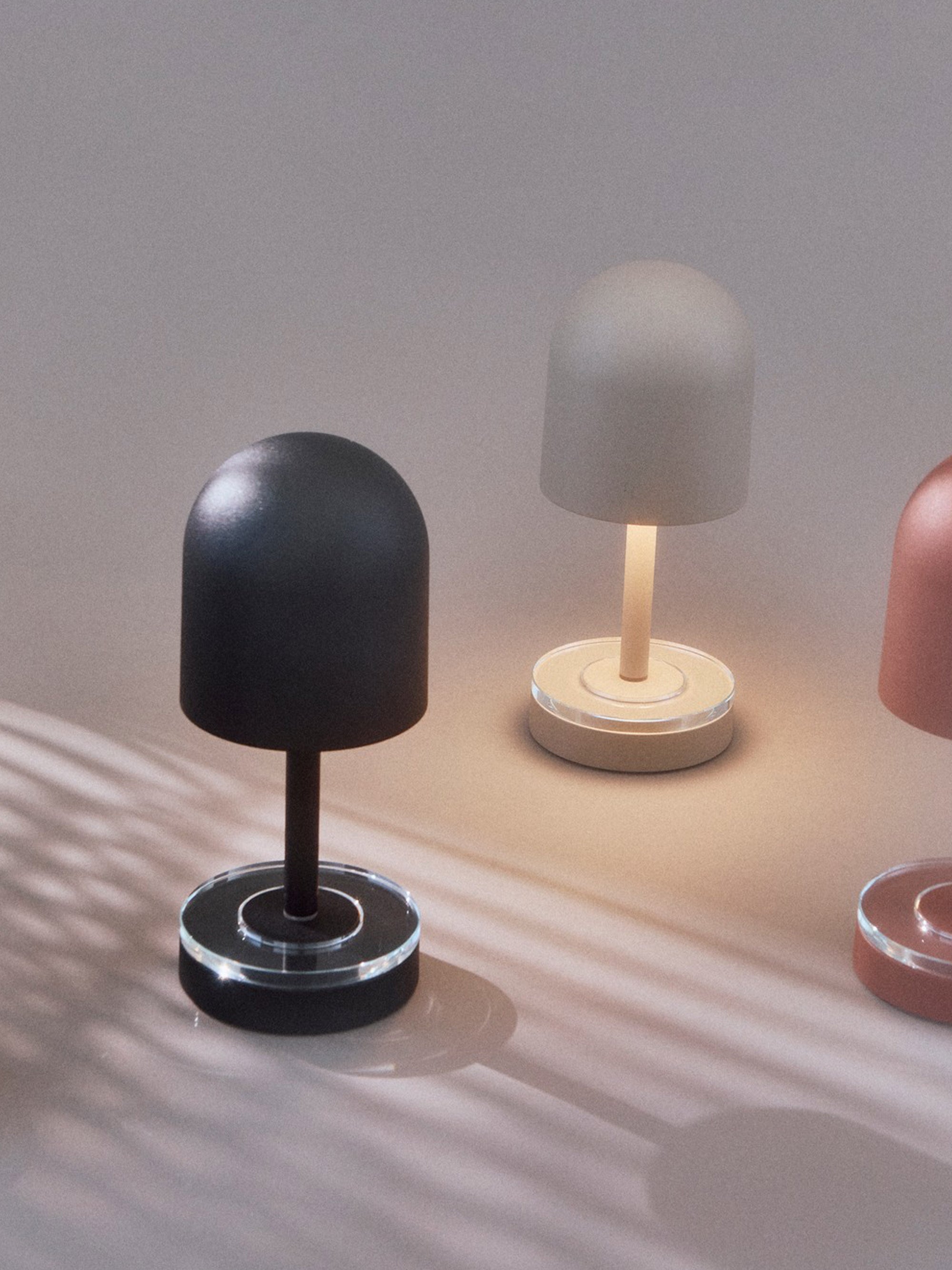 Lampe à poser LED d'extérieur Jussi, intensité ajustable - Beige
