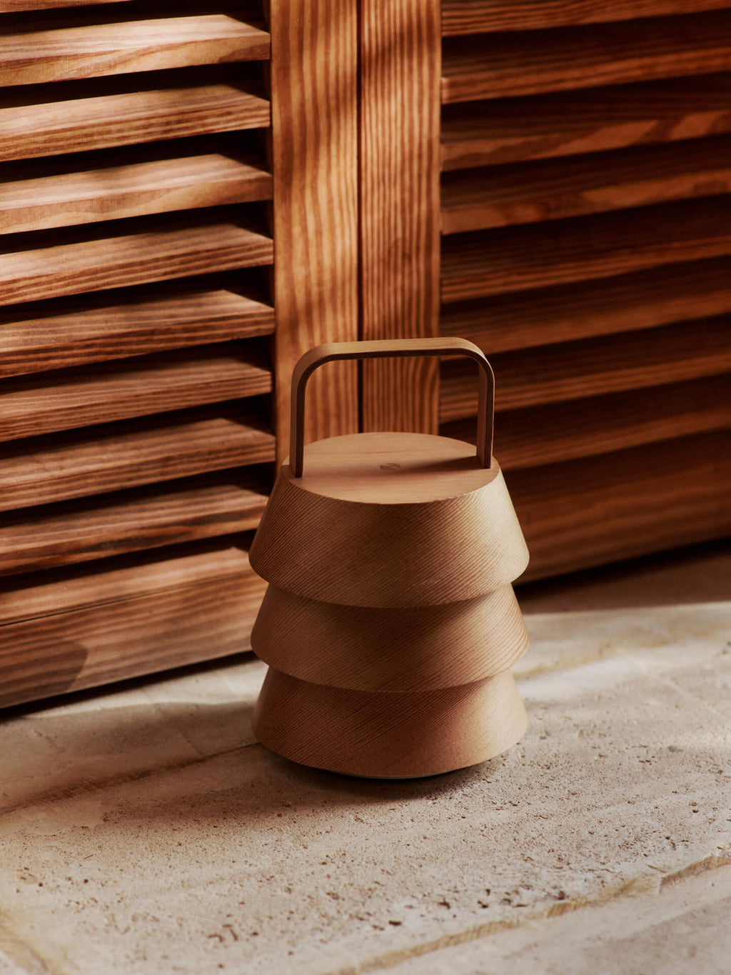 Lampe à poser LED mobile Percival - Bois de Douglas