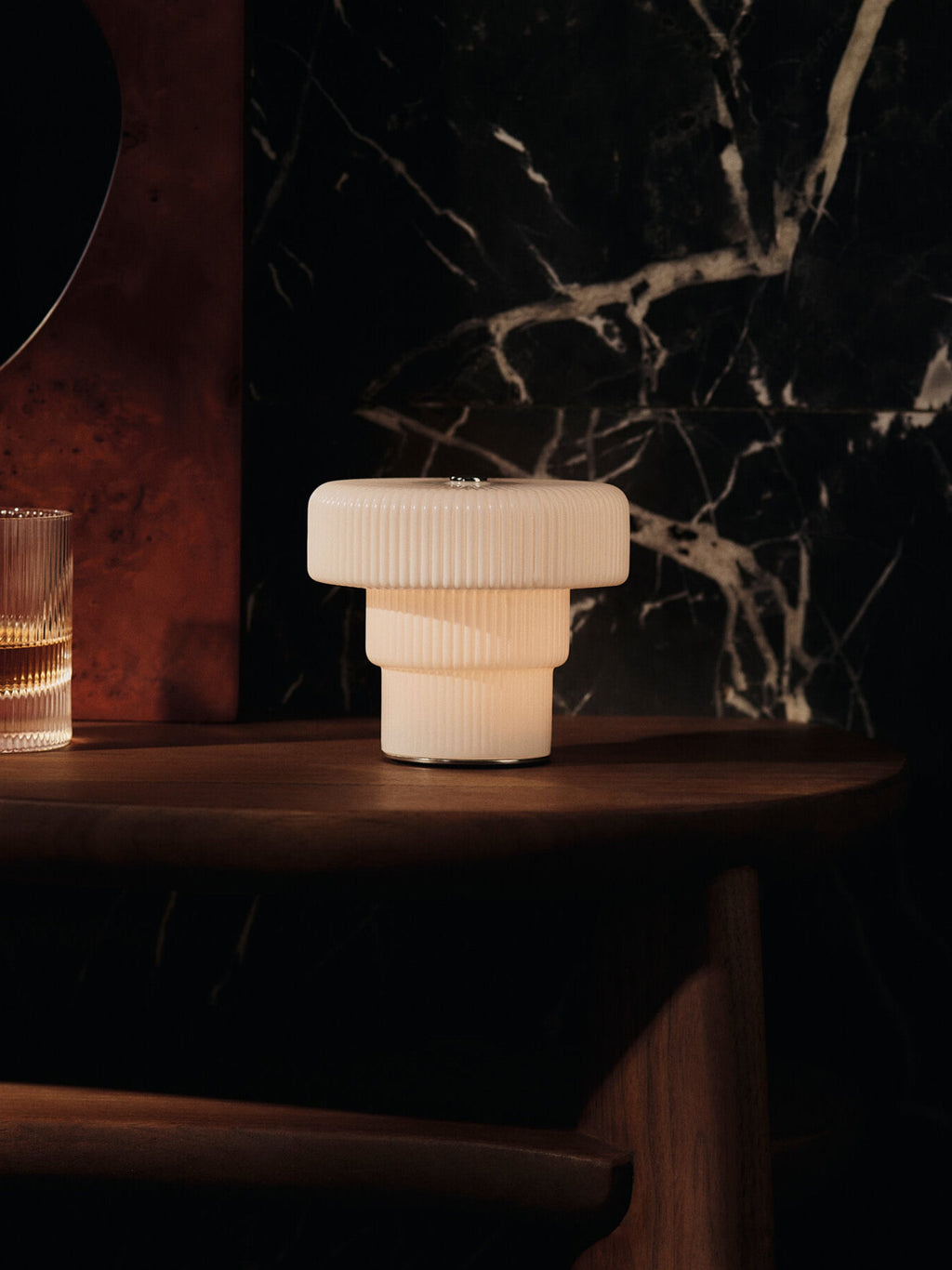 Lampe à poser LED soufflée bouche Jorund, intensité ajustable - Blanc
