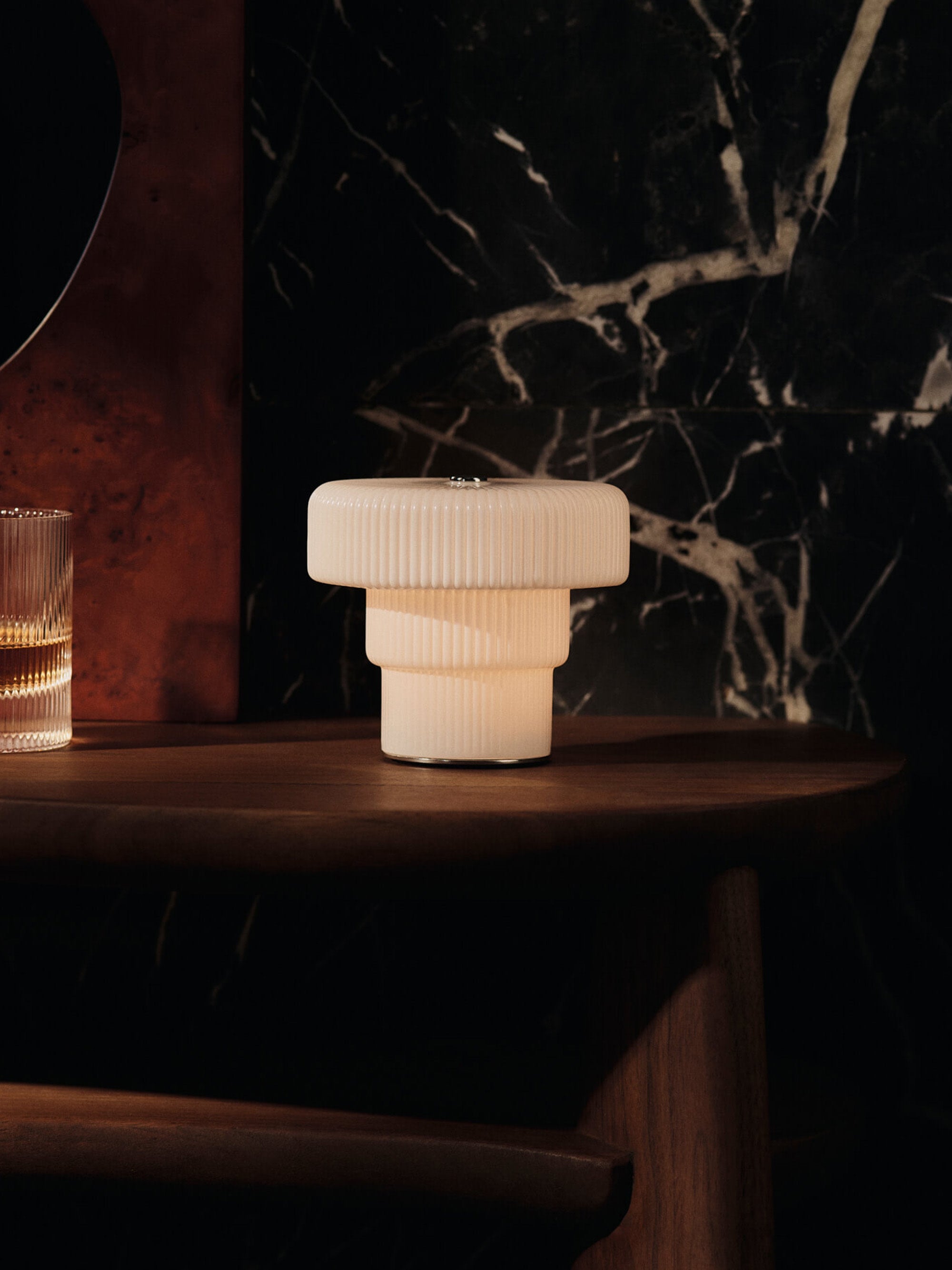Lampe à poser LED soufflée bouche Jorund, intensité ajustable - Blanc