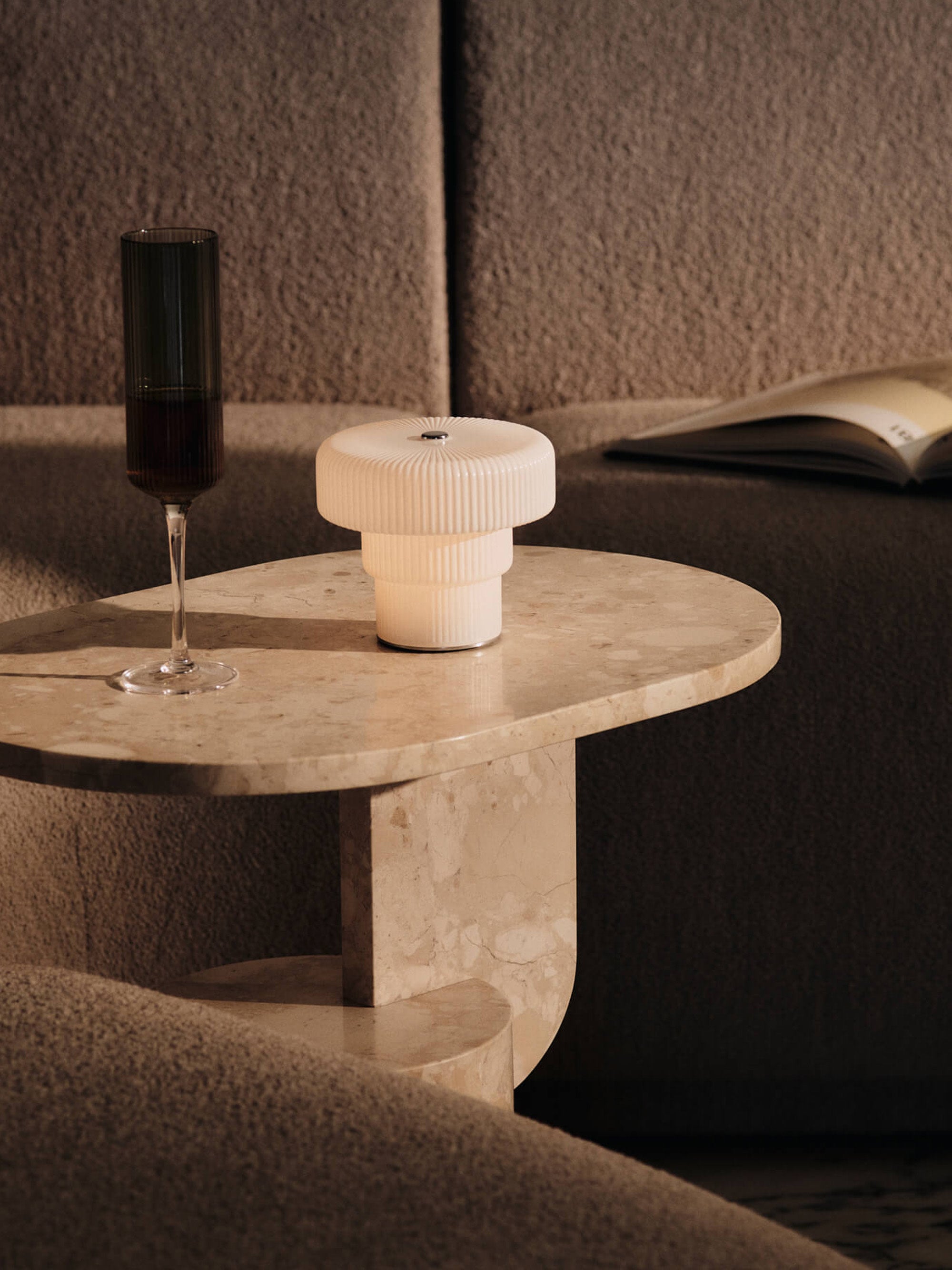 Lampe à poser LED soufflée bouche Jorund, intensité ajustable - Blanc