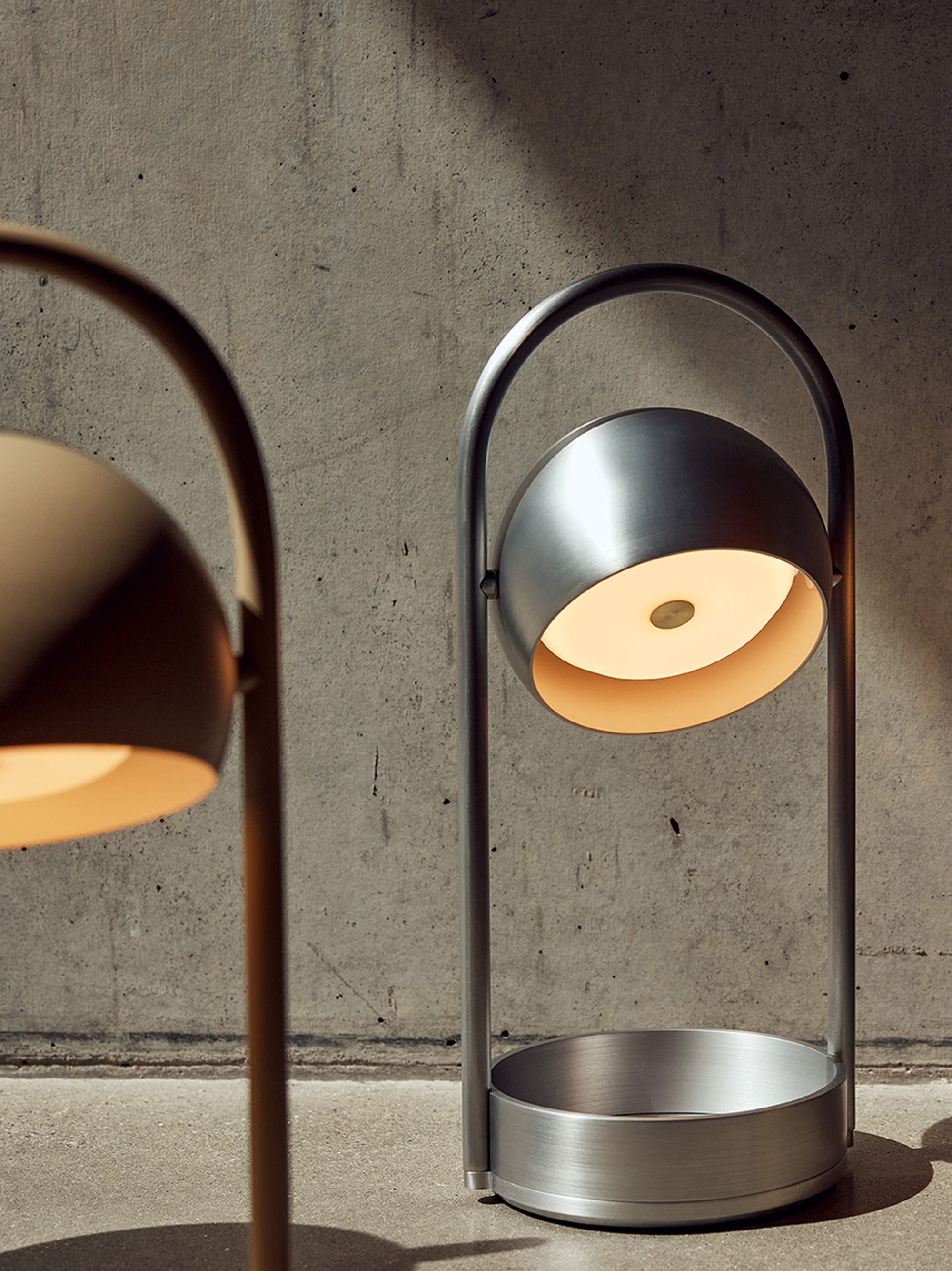 Lampe à poser LED portable Viljar, intensité ajustable - Argenté