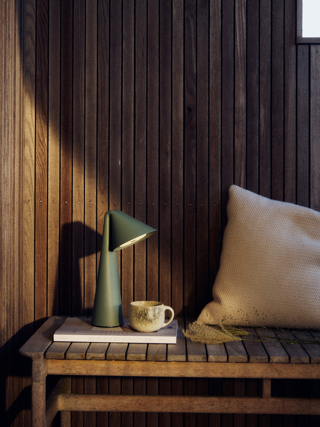 Lampe à poser LED portable Thoralf, intensité ajustable - Vert sauge