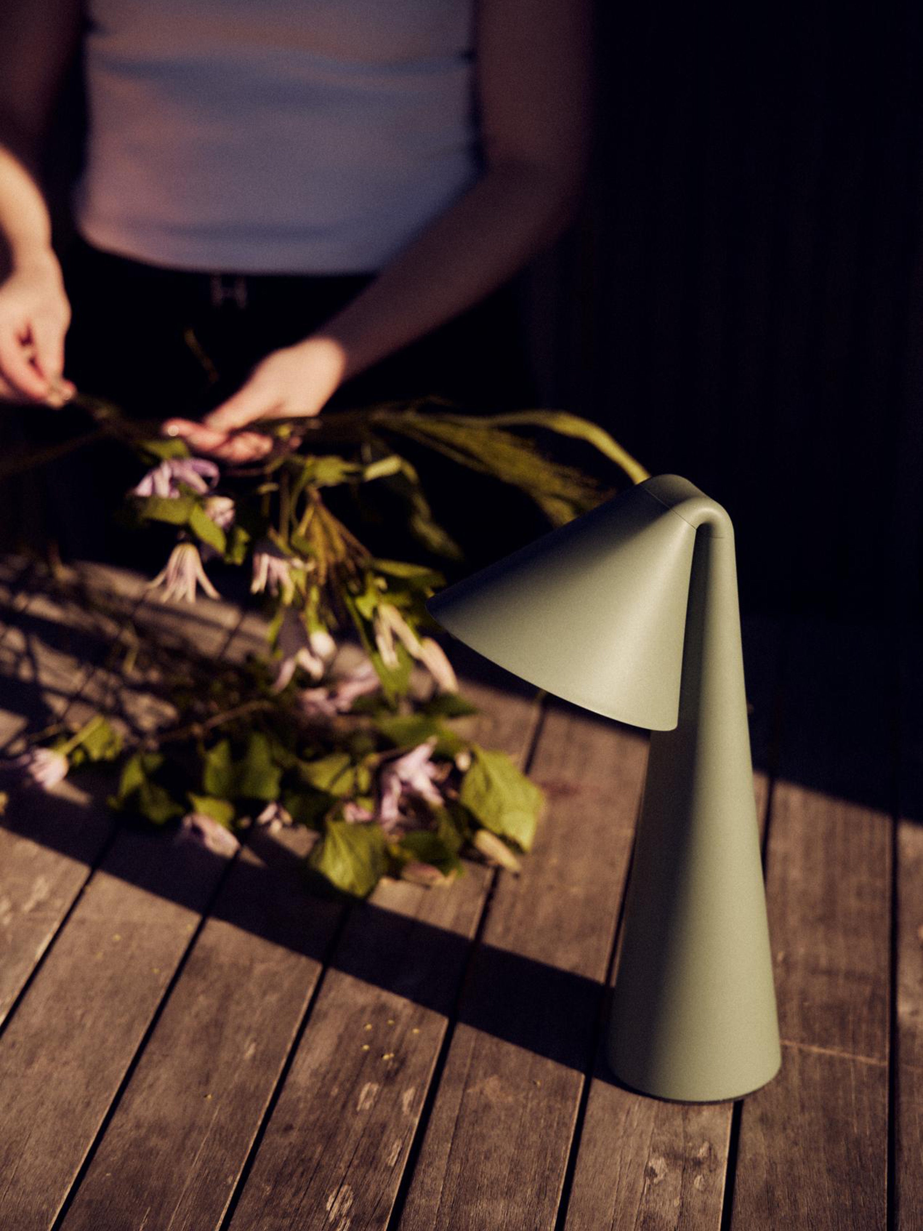 Lampe à poser LED portable Thoralf, intensité ajustable - Vert sauge