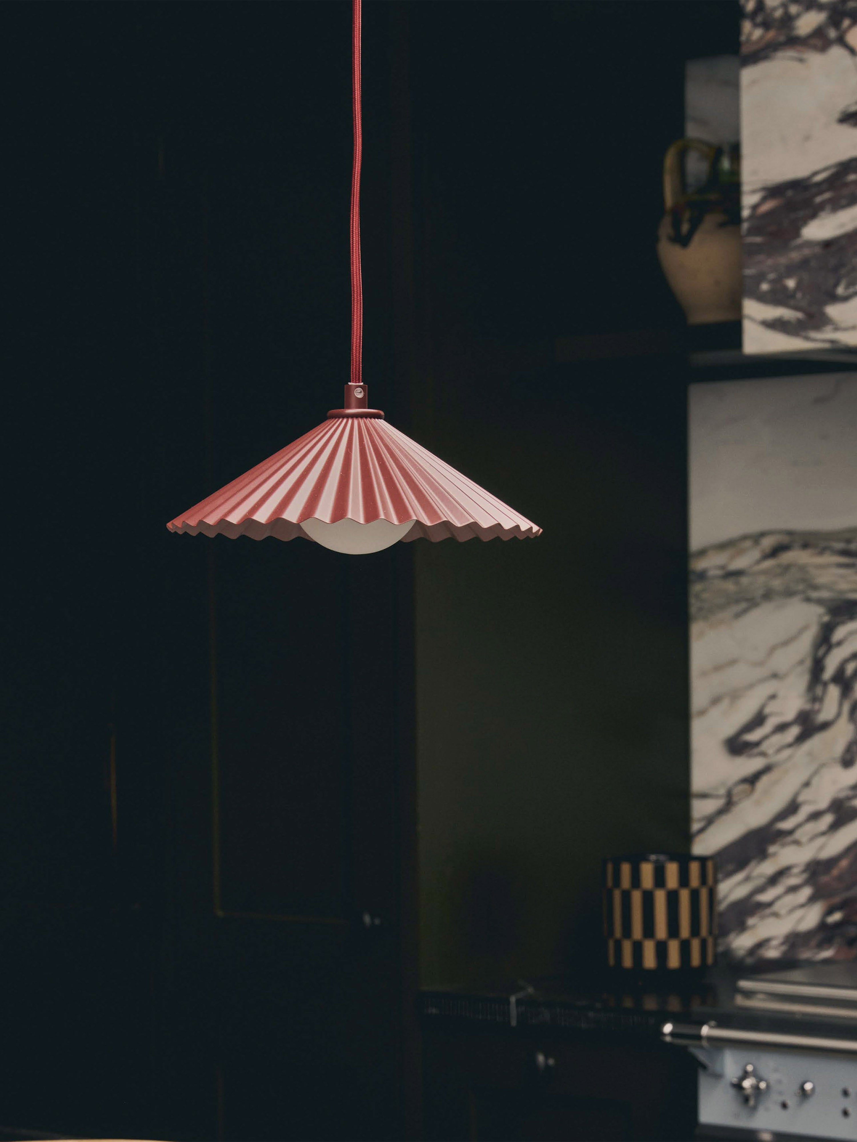 Petite suspension Emma Gurner x Darin - Lie de vin, rouge rouille