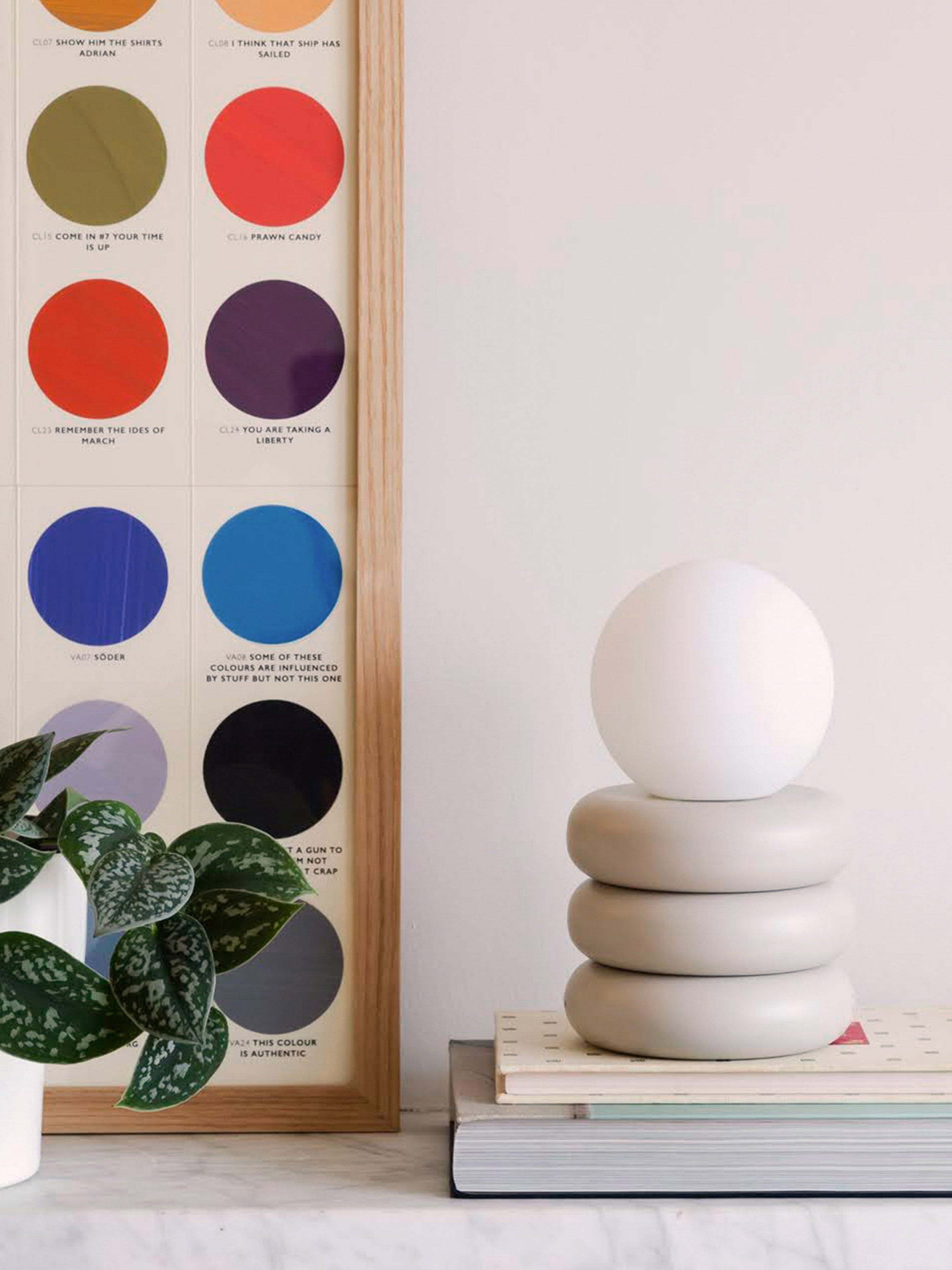 Petite lampe à poser LED portable avec connexion Steren - Beige clair
