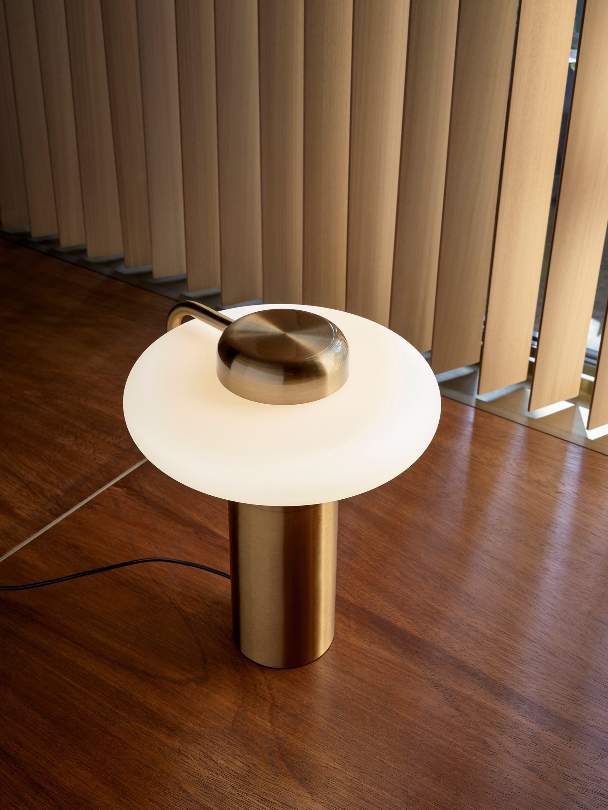 Petite lampe à poser LED Amundi, intensité ajustable - Doré, blanc
