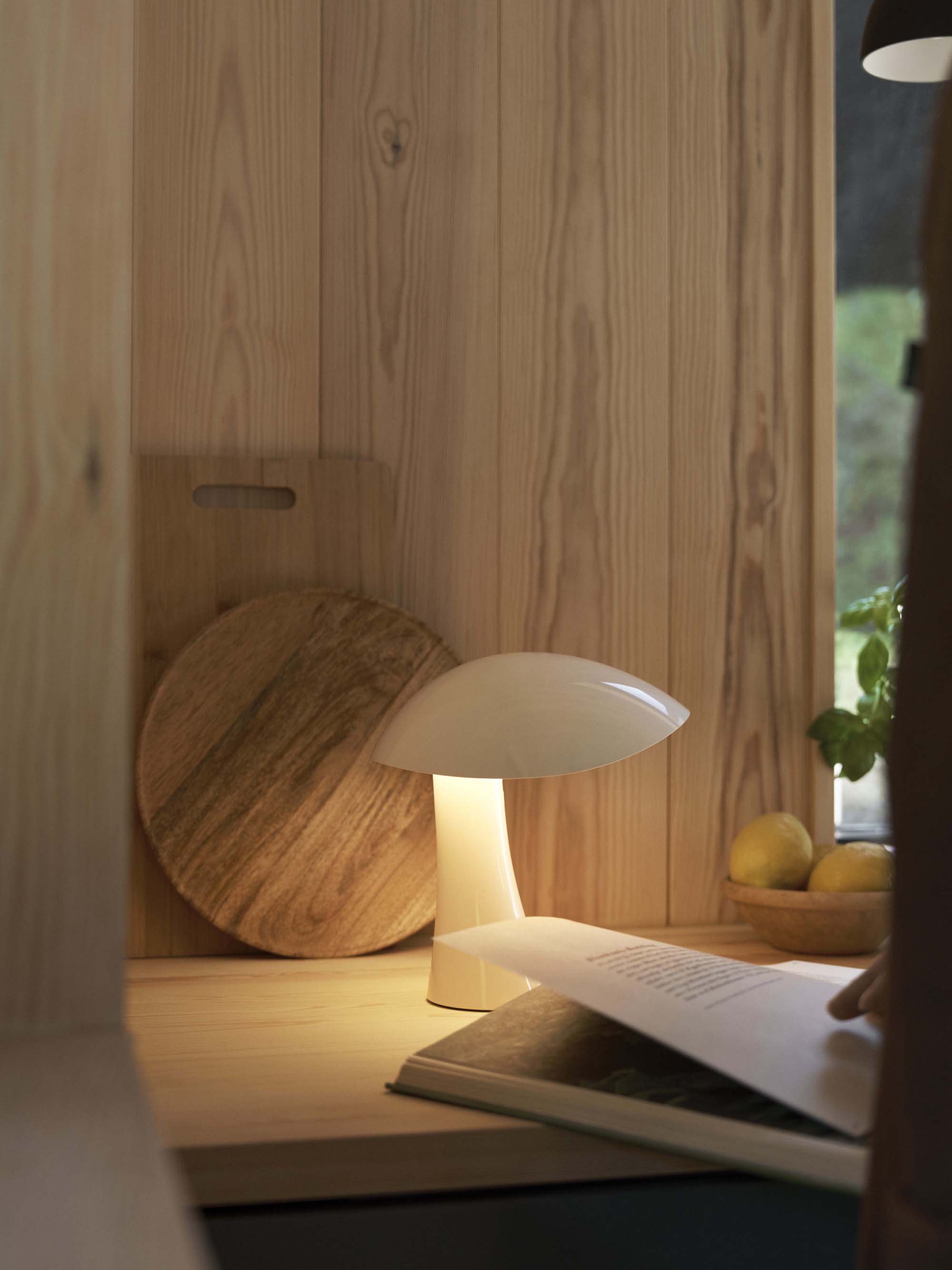 Petite lampe à poser LED portable Pax, intensité ajustable - Blanc